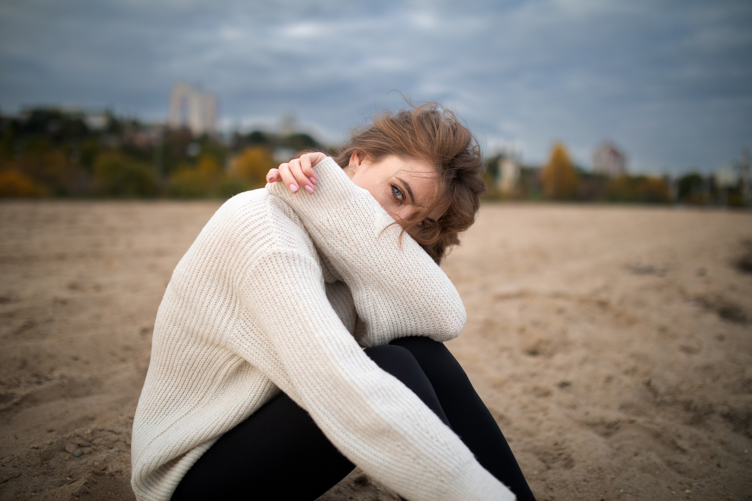 Осенняя съемка с Надеждой на берегу реки в формате для «себя»