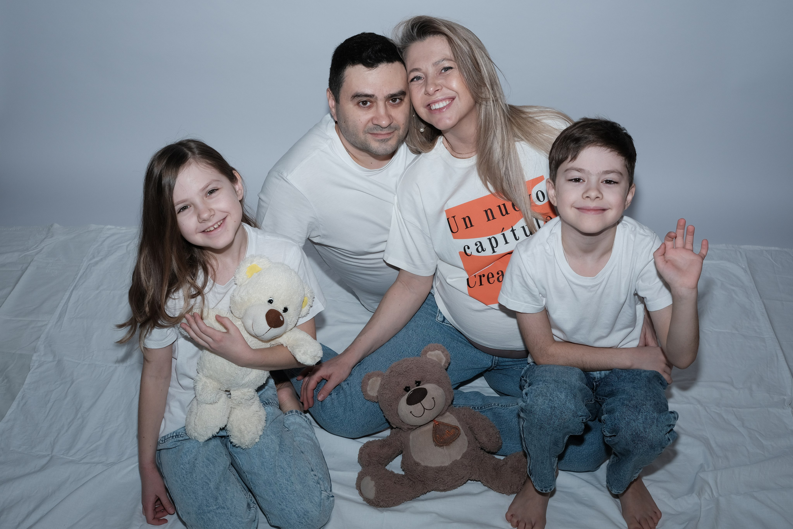 Family Photography. Margarita Rodionova — a contemporary lens-based artist currently working in Cancun, Mexico