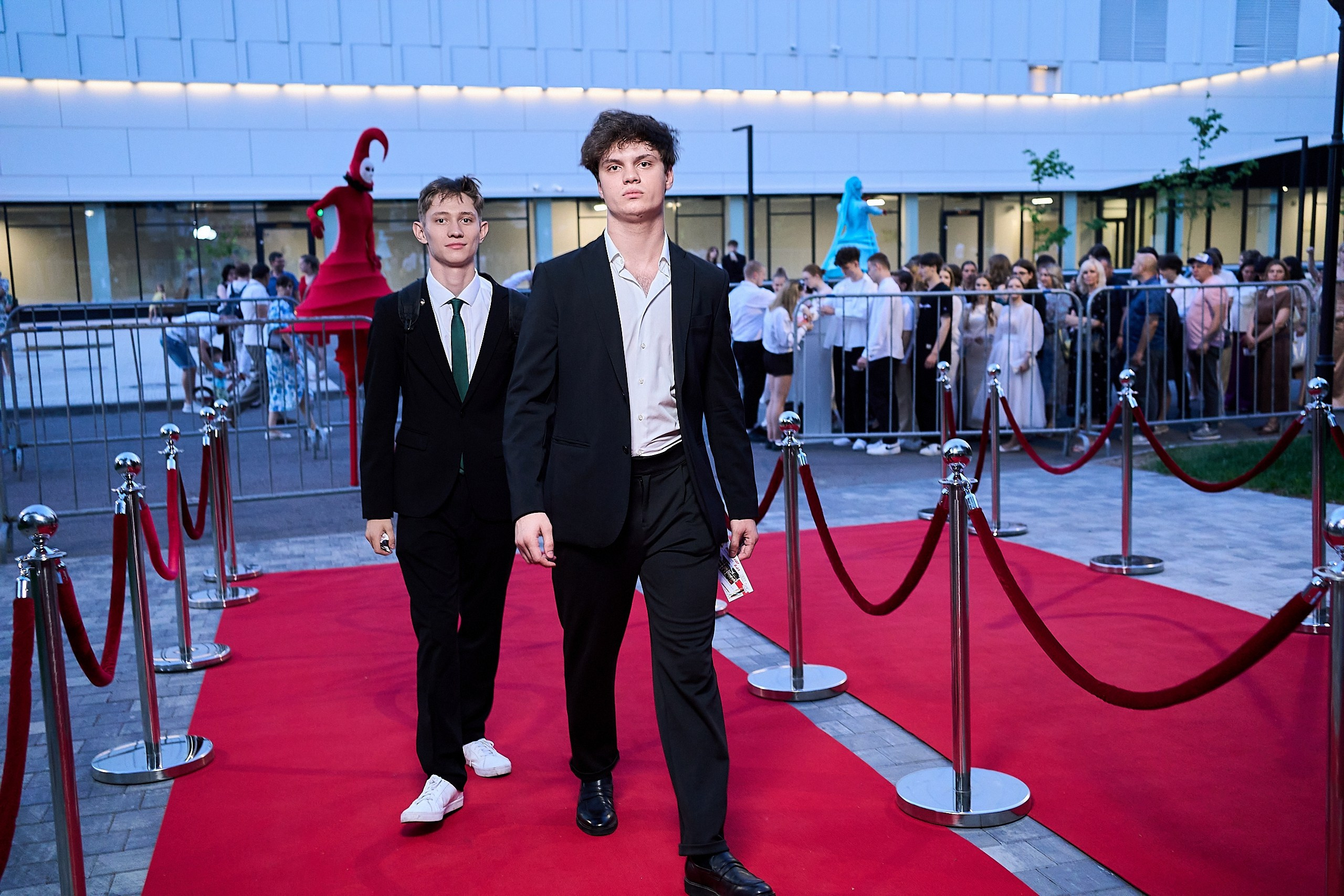 Выпускной 2024 концертный зал Академия ВТБ. Фотограф и Видеограф в Москве. Олег Корушев