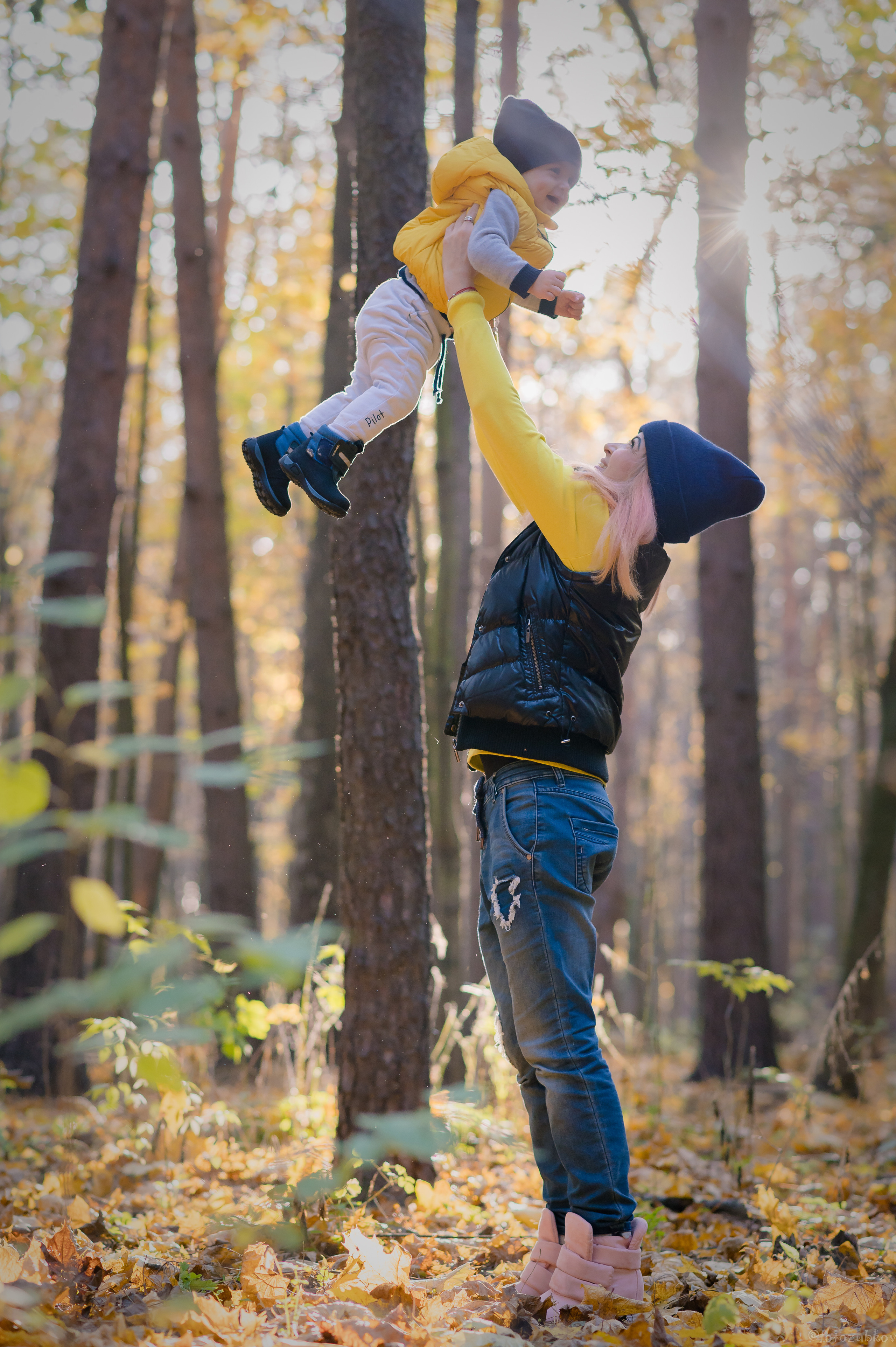 Малыш на ручках у мамы