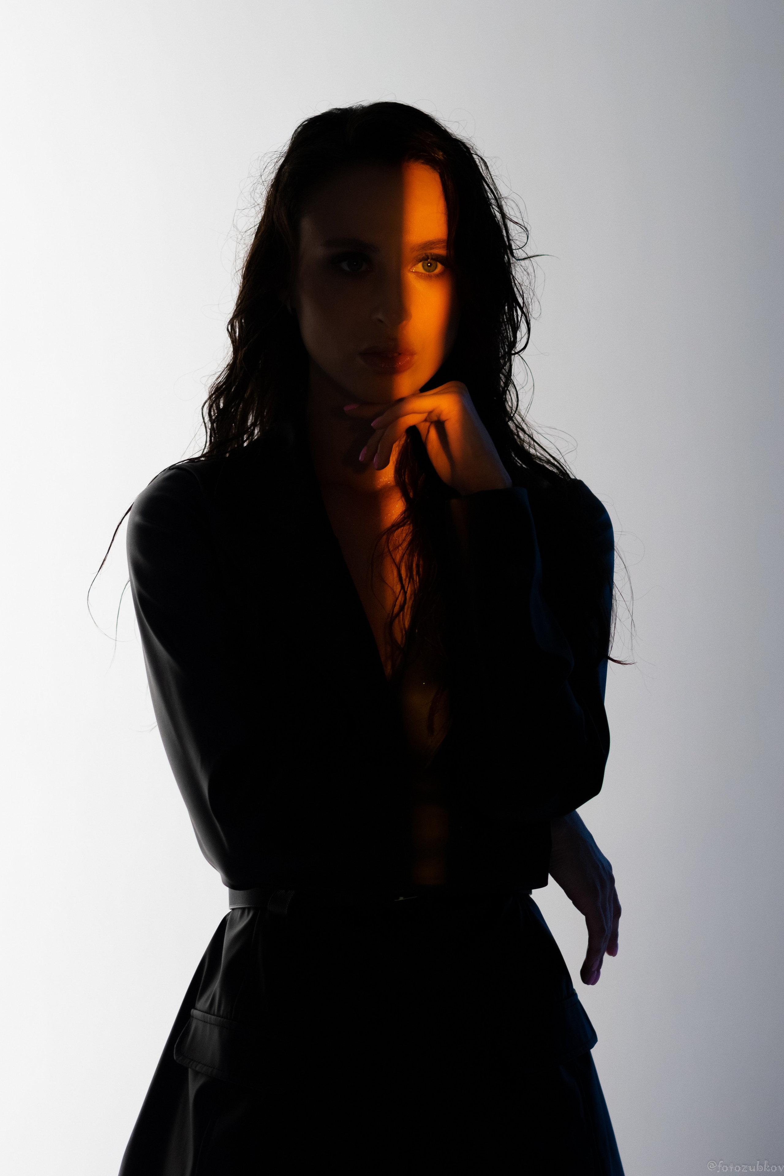 Портрет девушки в студии