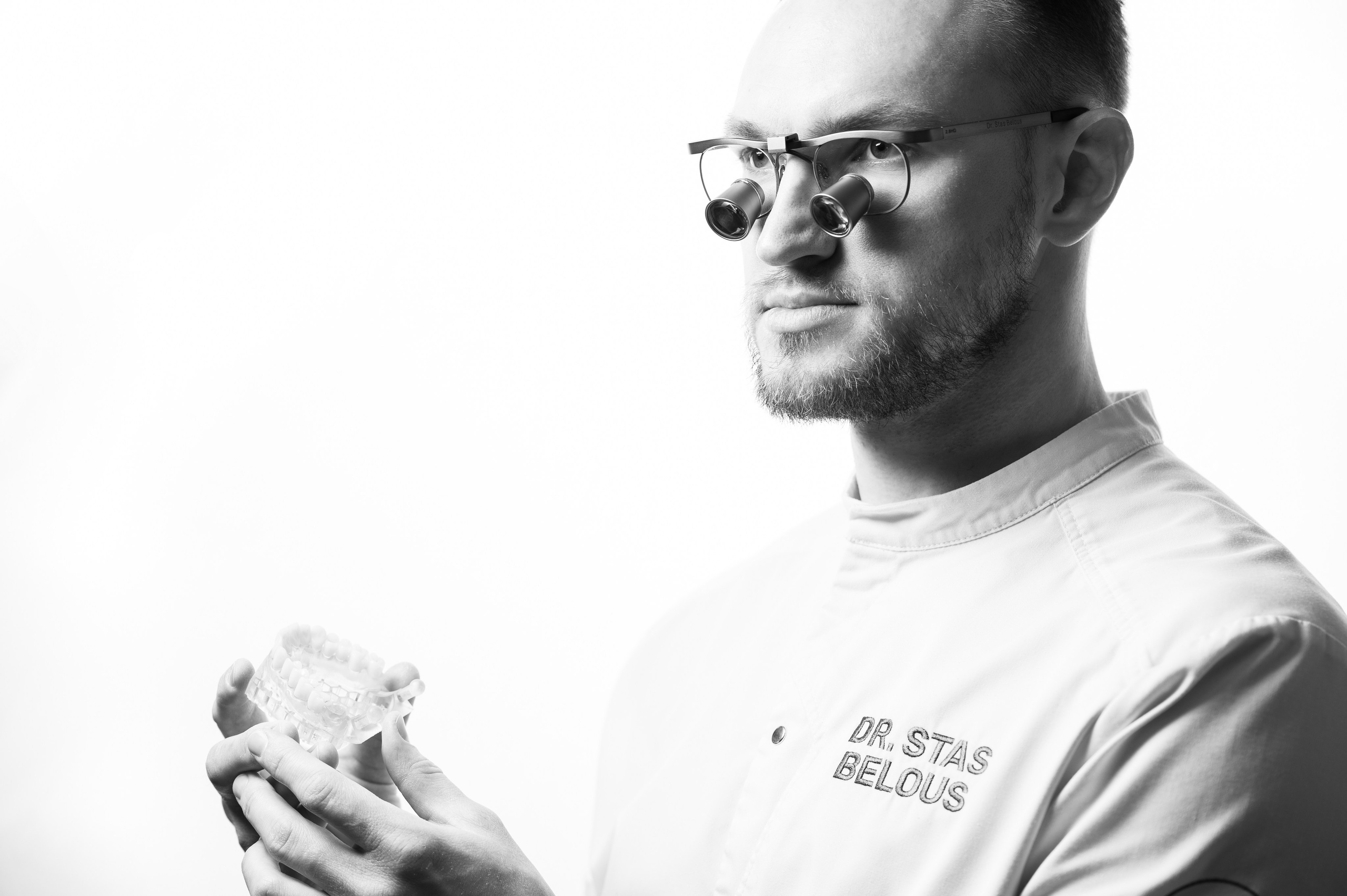 Кужаков Николай — корпоративная съёмка, бизнес портрет. Рекламный и имиджевый фотограф Кужаков Николай