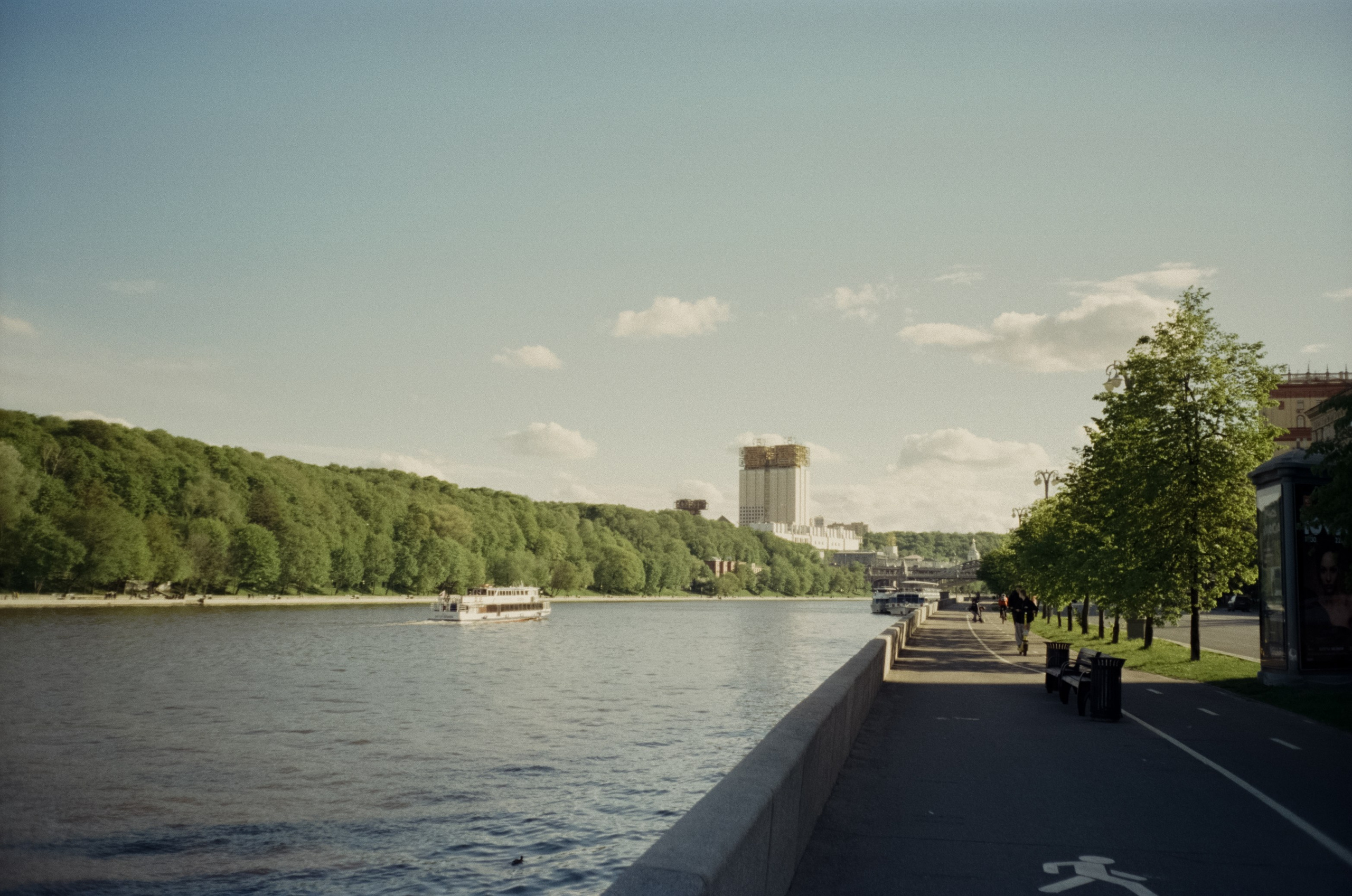 Ricoh FF-1 gray | Perspekriva expired Vision 200D | Фрунзенская набержная 5 мая 2025 года