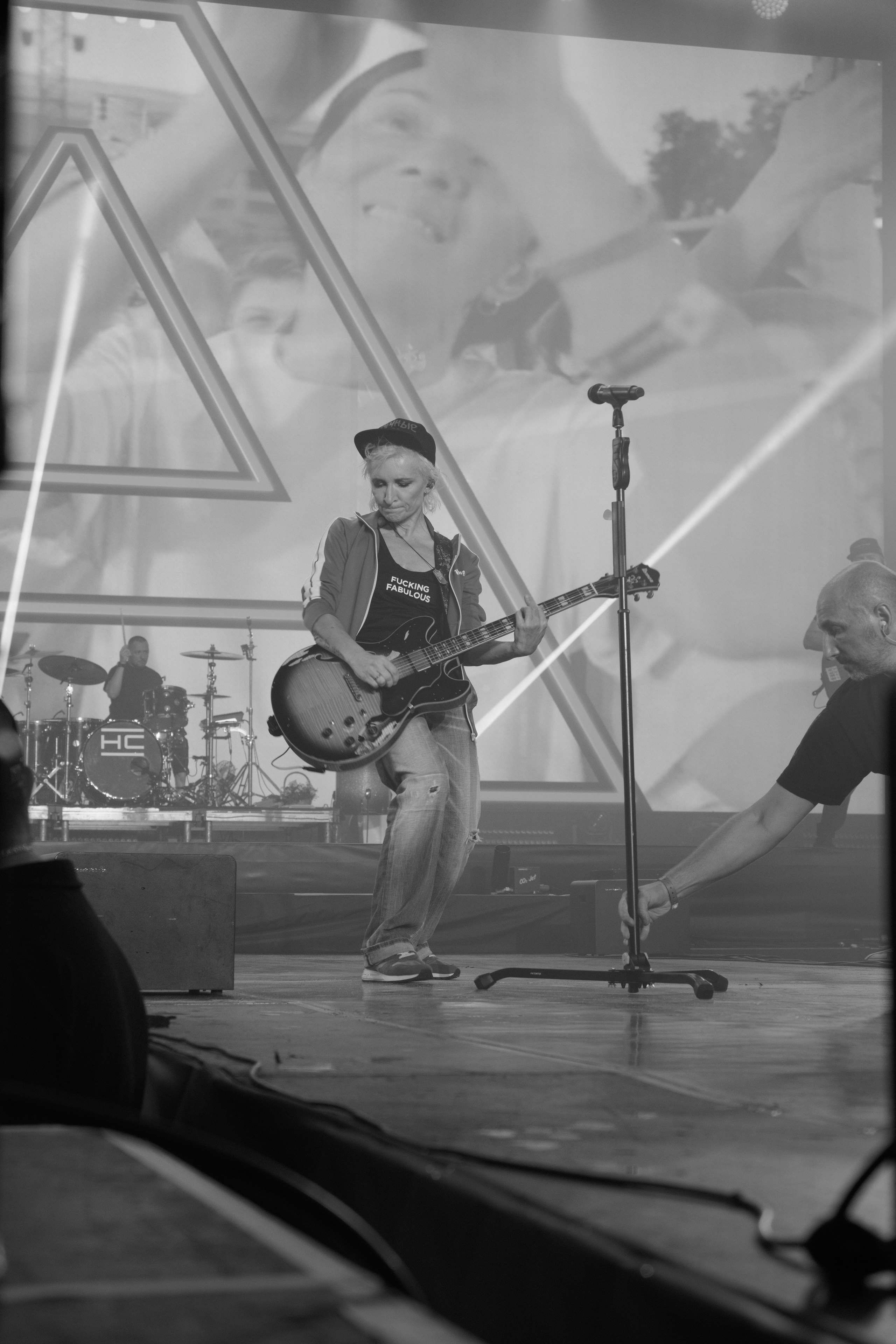 Диана Арбенина (группа «Ночные снайперы») — Москва, МТС Live Лето 2024. RedGeek - блогер и стручњак за образовање и ИТ Кирил Ситнов