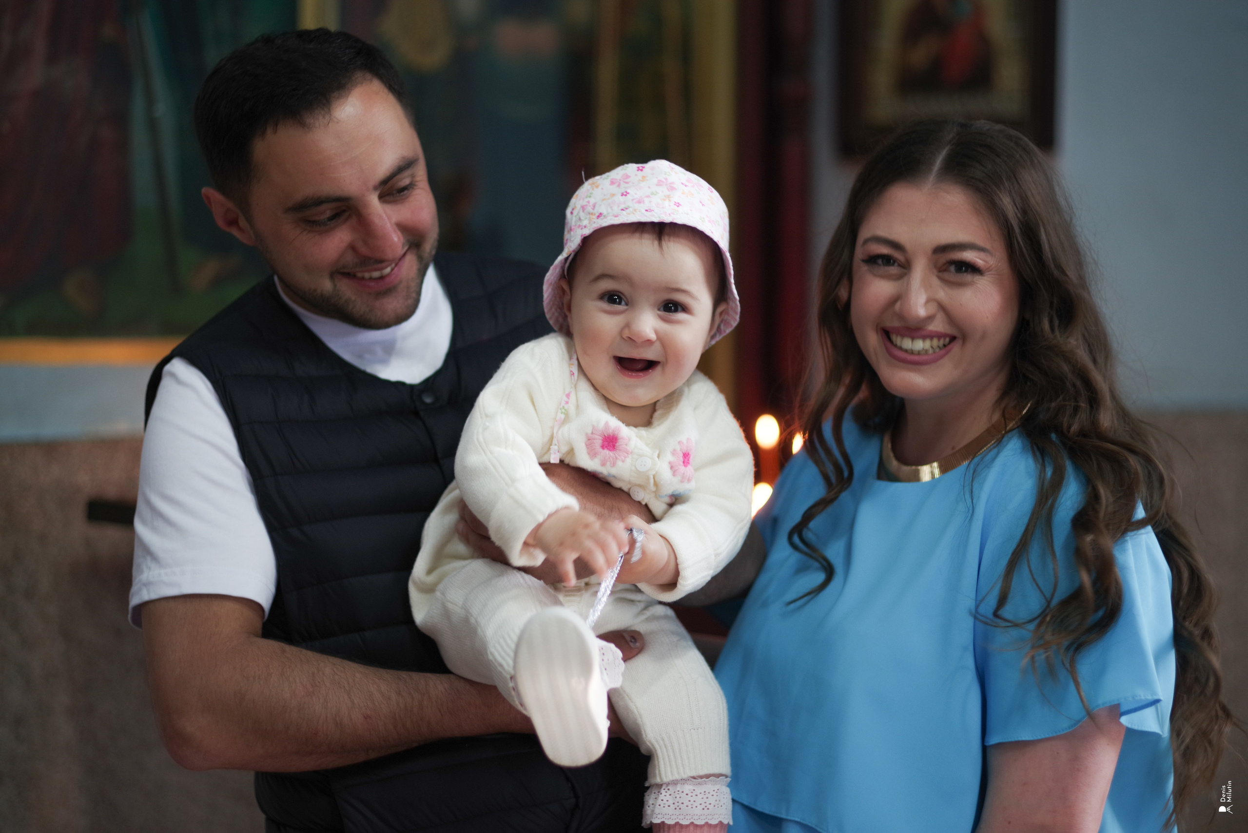 Крещение в церкви Менджи. Портретный фотограф Денис Милютин