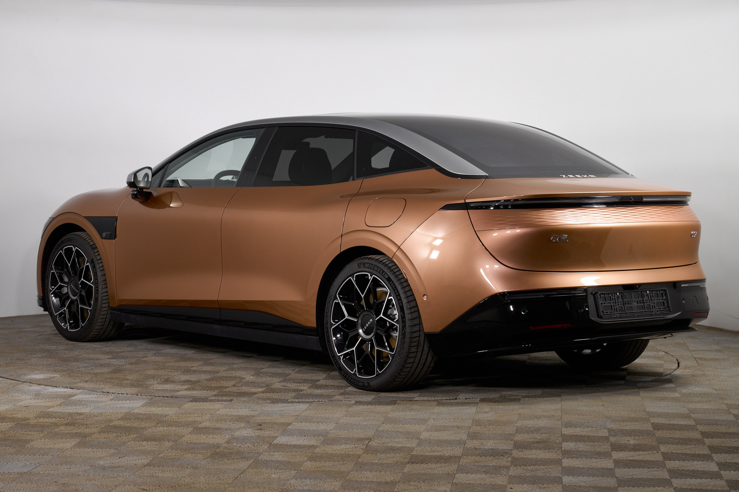 Zeekr 007_2. Фотограф Николай Прокофьев модельные тесты в Москве