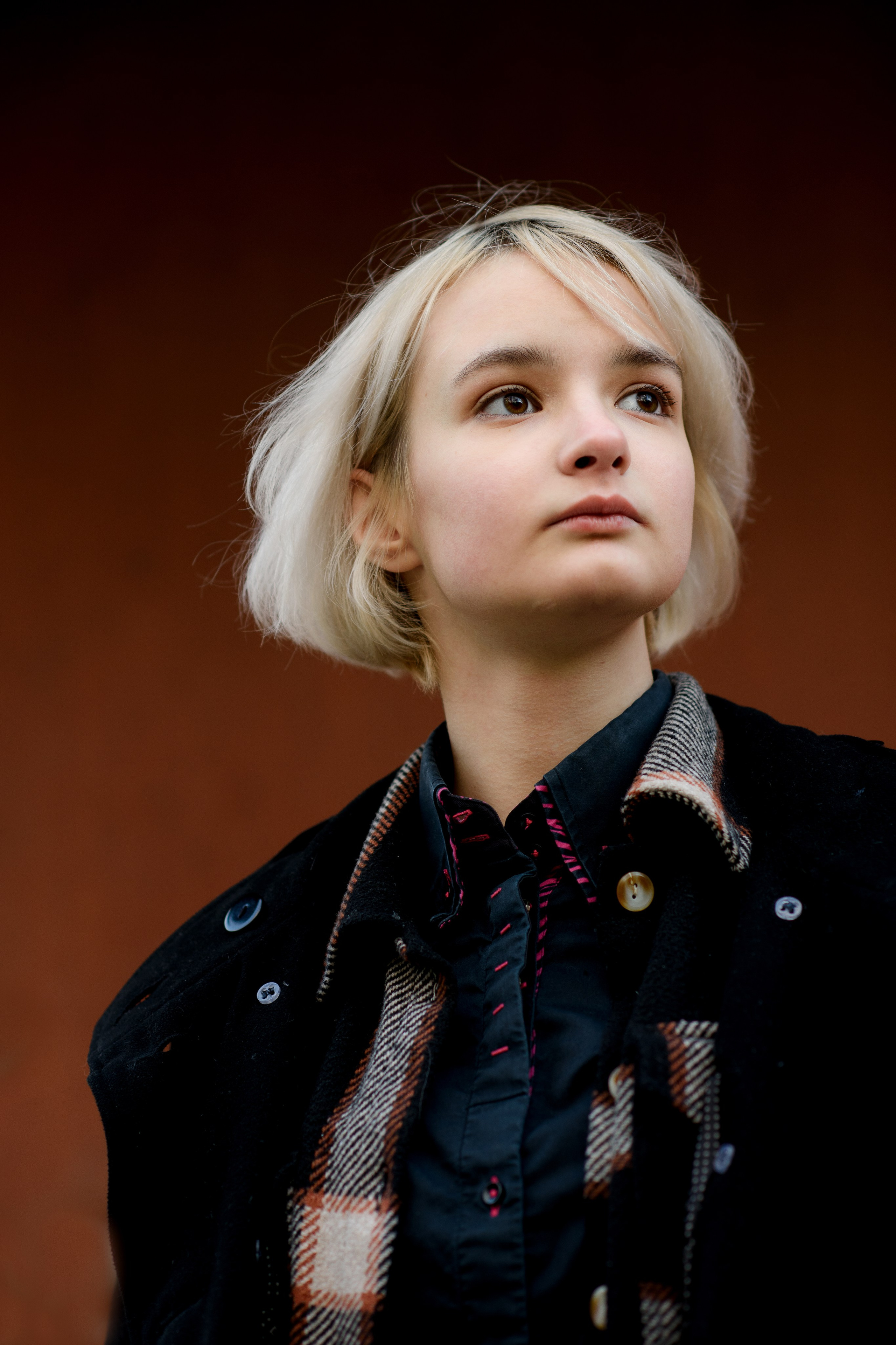 Фотосессия девочки подростка в осеннем саду. Главная