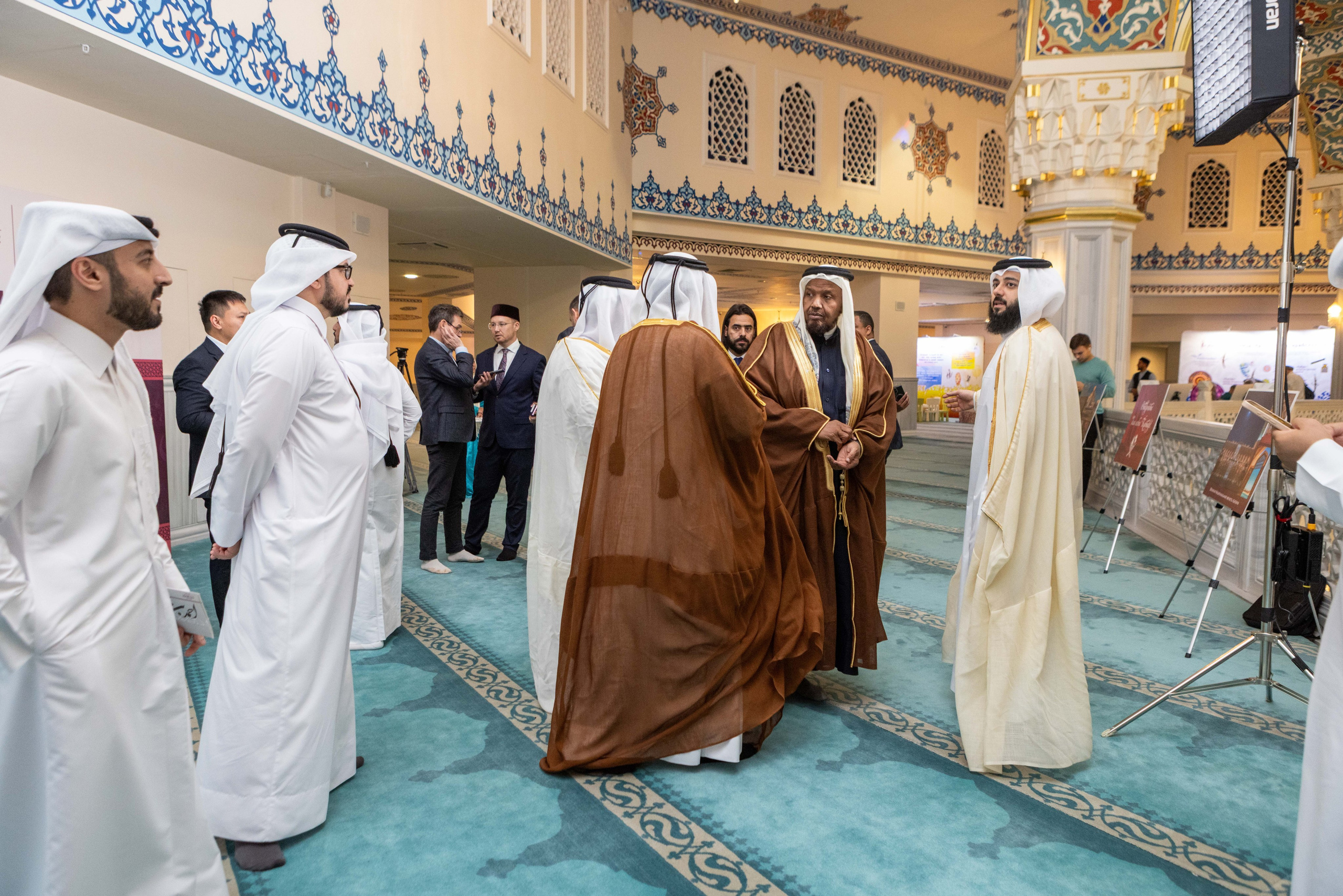 Открытие выставки Мир Корана. Рекламный, предметный, репортажный, семейный фотограф и художник в Москве