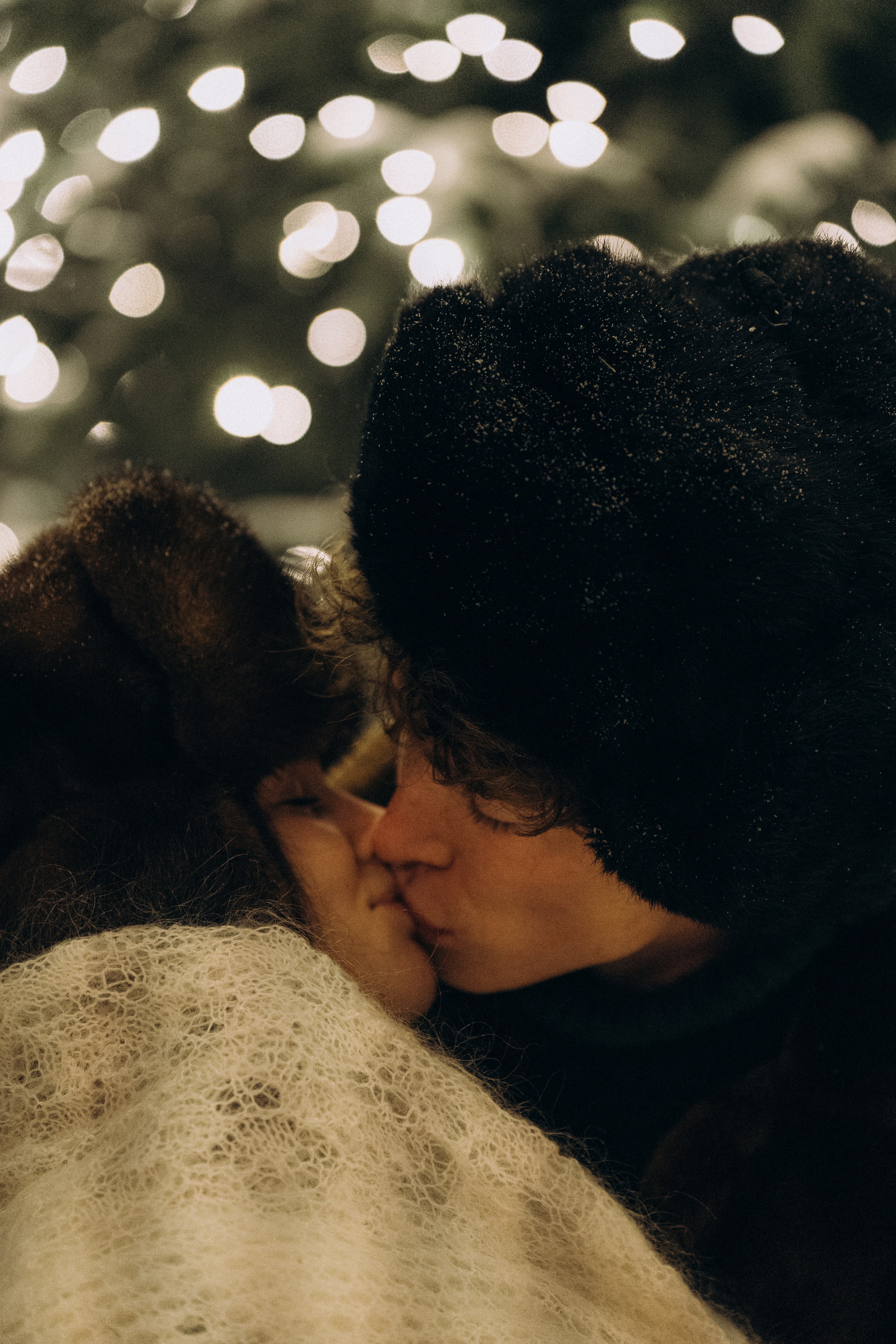 НОВОГОДНЯЯ ПРОГУЛКА ПАРЫ ПО ЧЕРНЫШЕВСКОЙ ПЕРЕД НОВЫМ ГОДОМ. Профессиональный фотограф, Санкт-Петербург — Виктория Богомолова