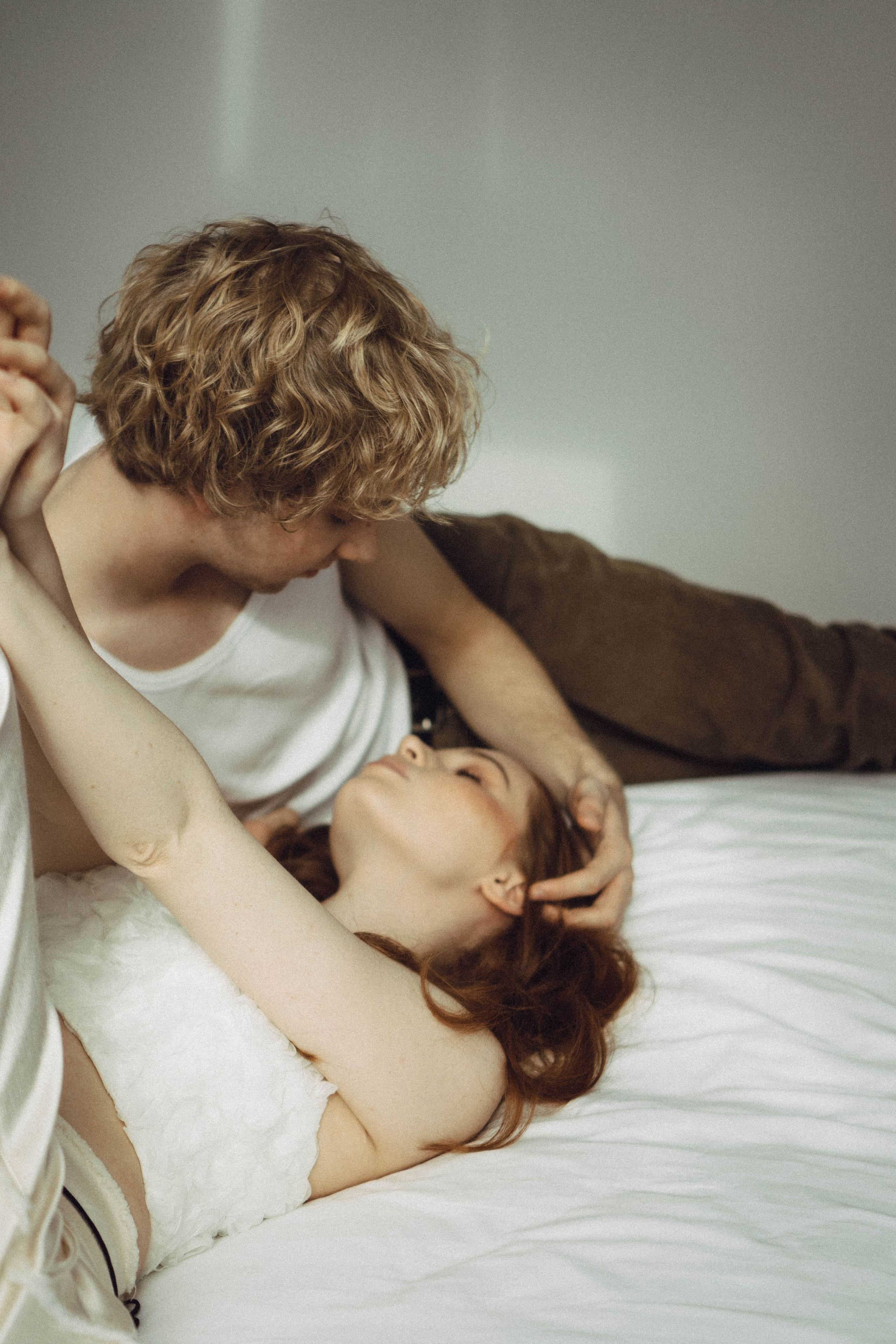 СВАДЕБНАЯ СЬЕМКА В ОТЕЛЕ. СБОРЫ ЖЕНИХА И НЕВЕСТЫ И ТАКЖЕ ТОР И ПОДГОТОВКА К ПРОГУЛКЕ. Профессиональный фотограф, Санкт-Петербург — Виктория Богомолова