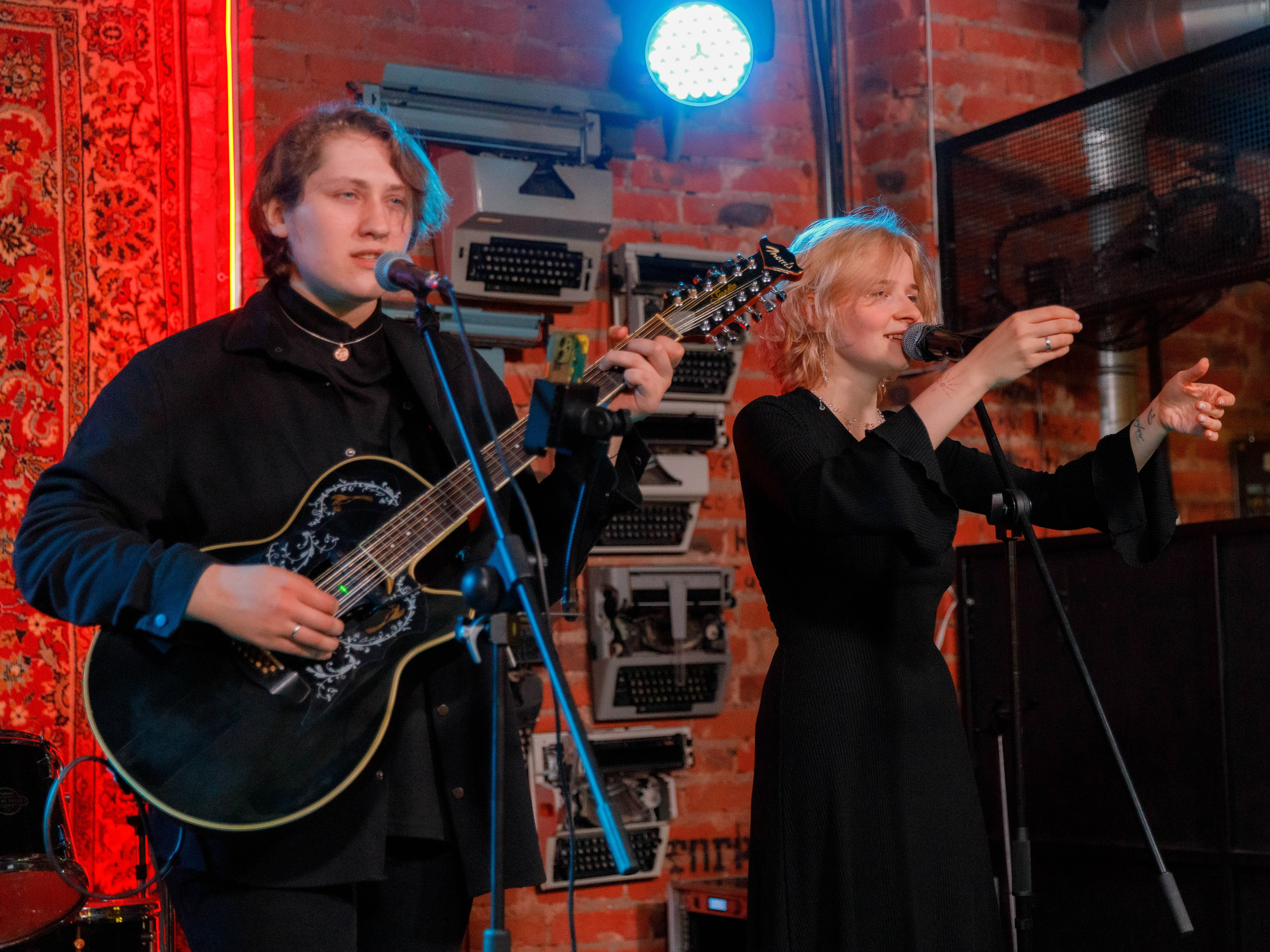 Концерт Огнева и Аня из Питера. Репортажный фотограф в Новосибирске Алена Помазунова