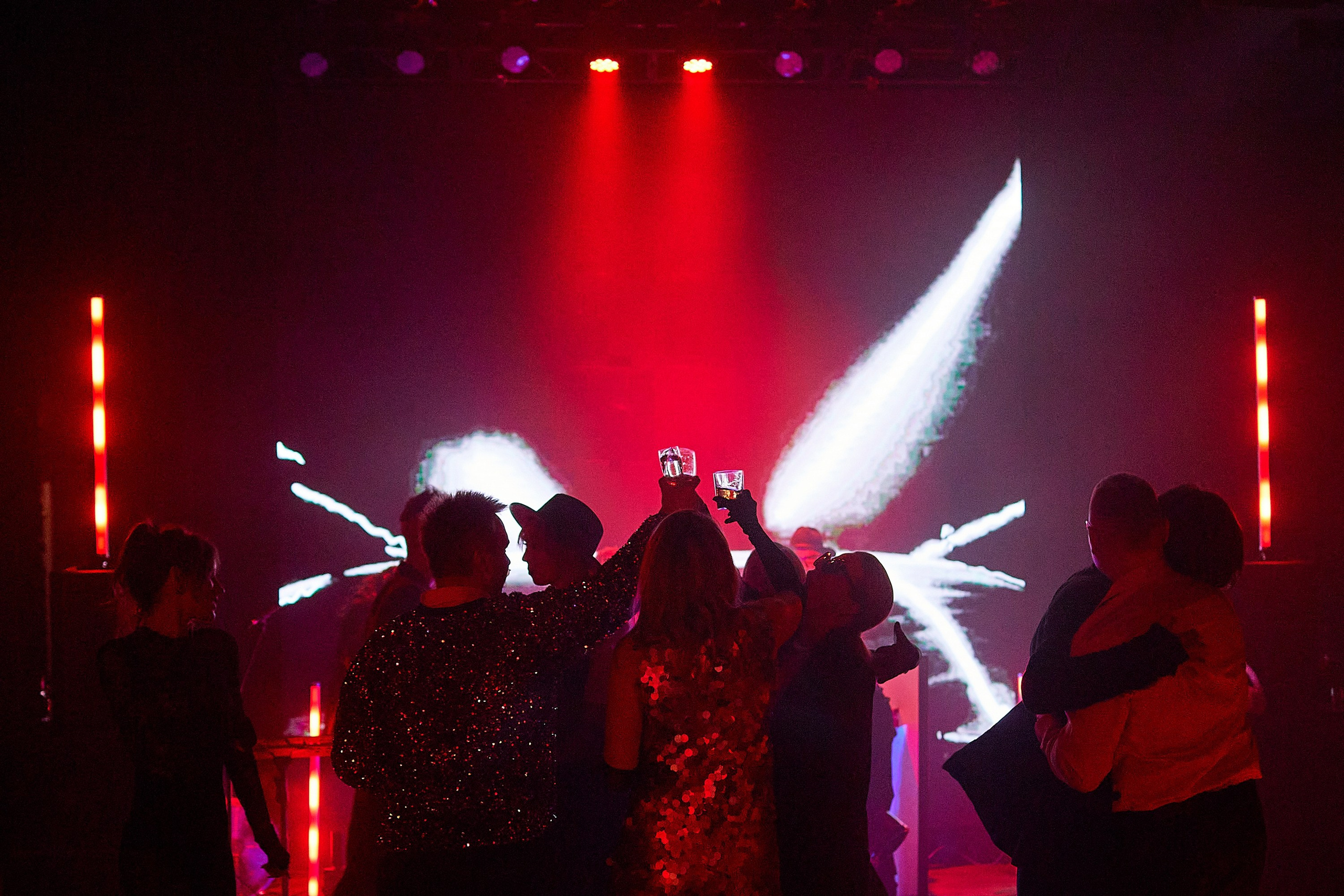 RADUGADESIGN. Александр Осин — корпоративный и семейный фотограф в Москве