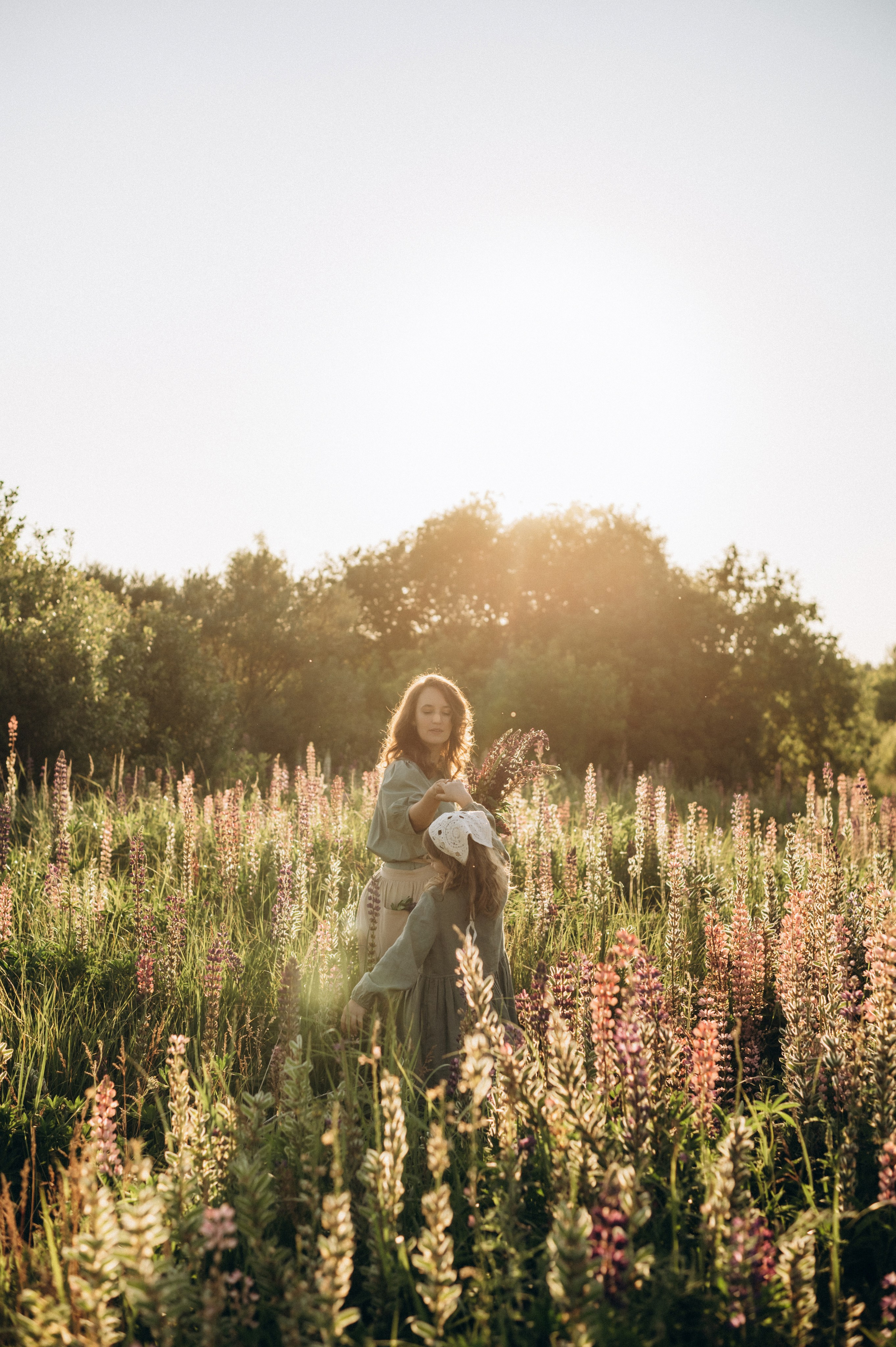 Кристина, Соня и люпиновый вечер. Фотограф Мария Стрелкова