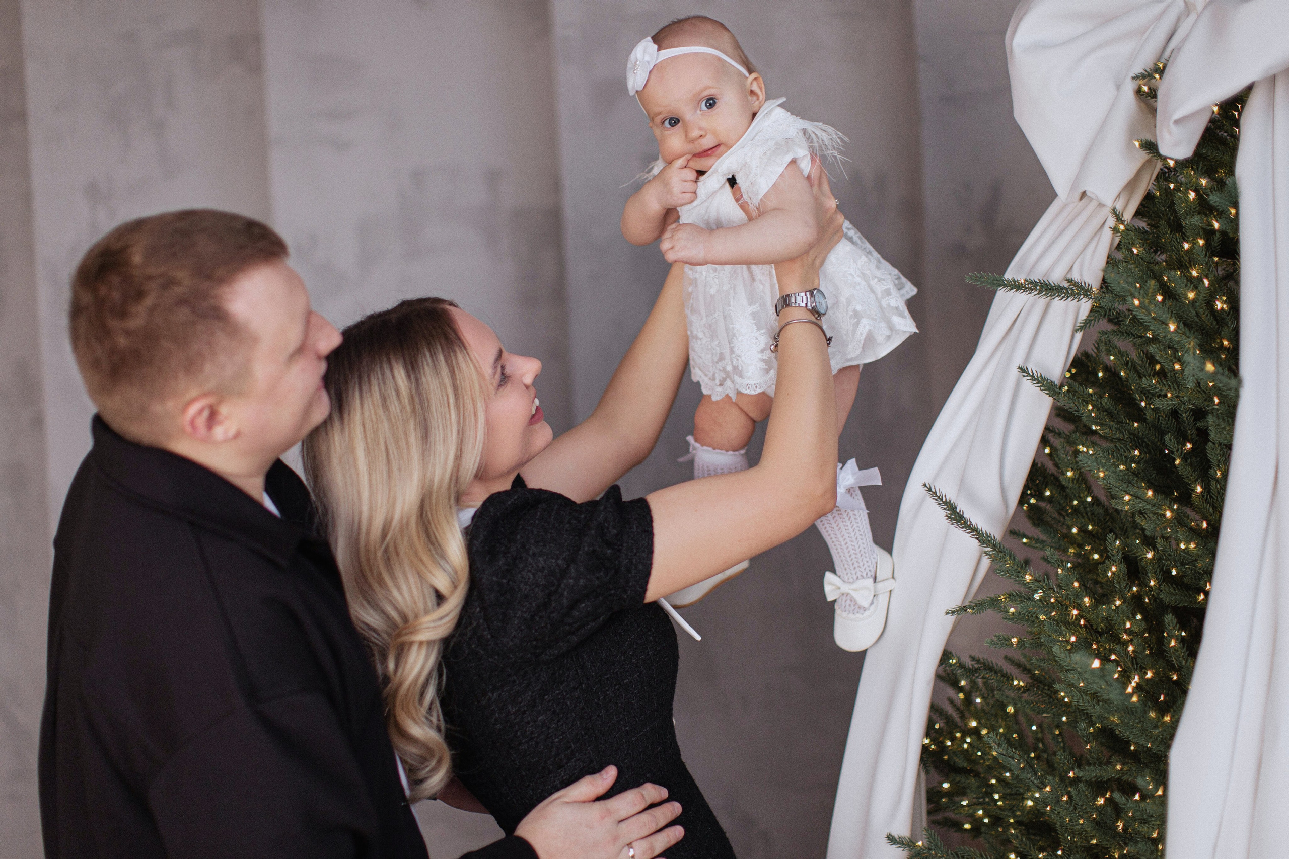 Семья к новому году 2025. Фотограф Лиана Артемова в Пензе