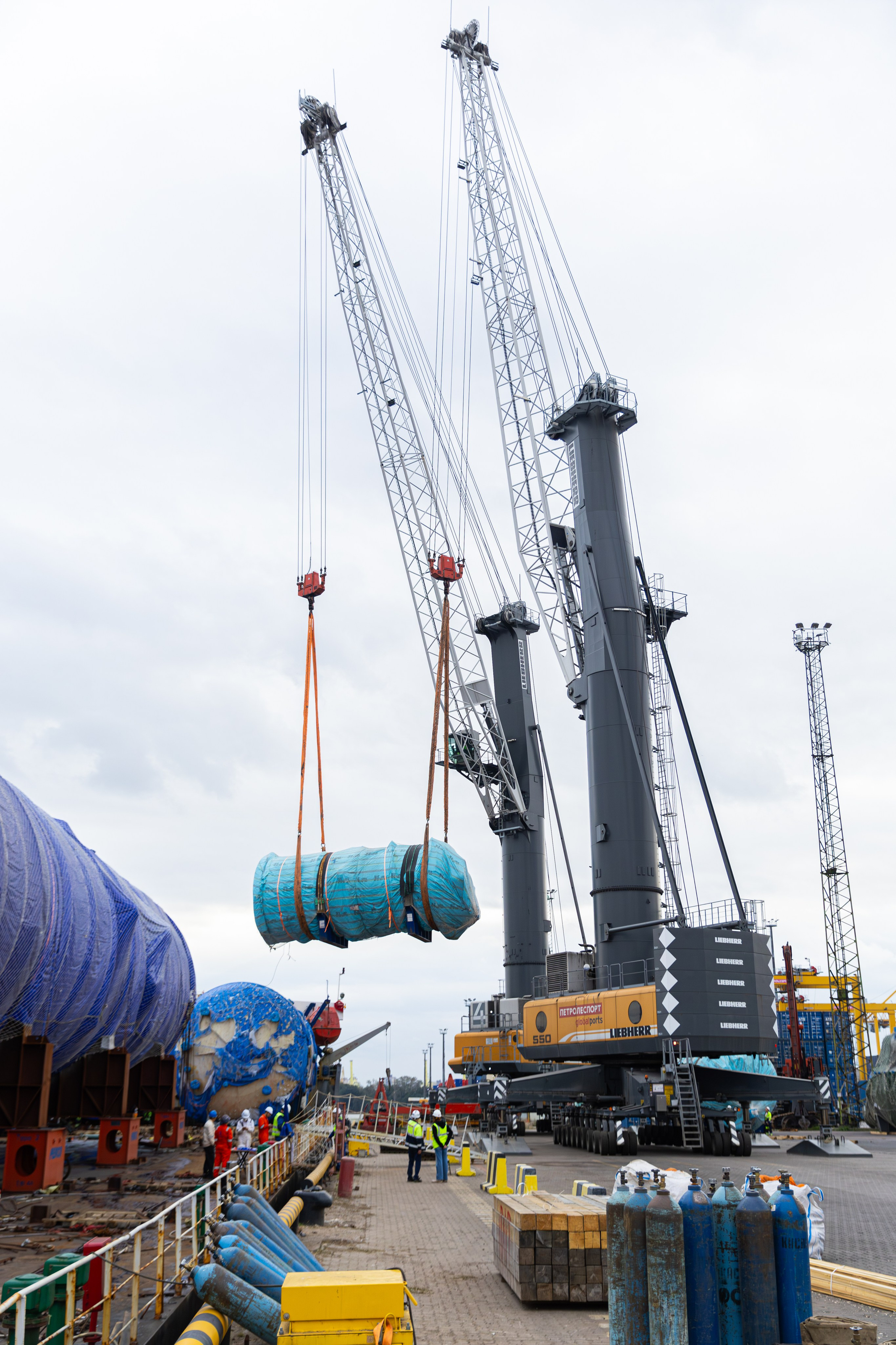 Разгрузка в порту. Снимаю съемки