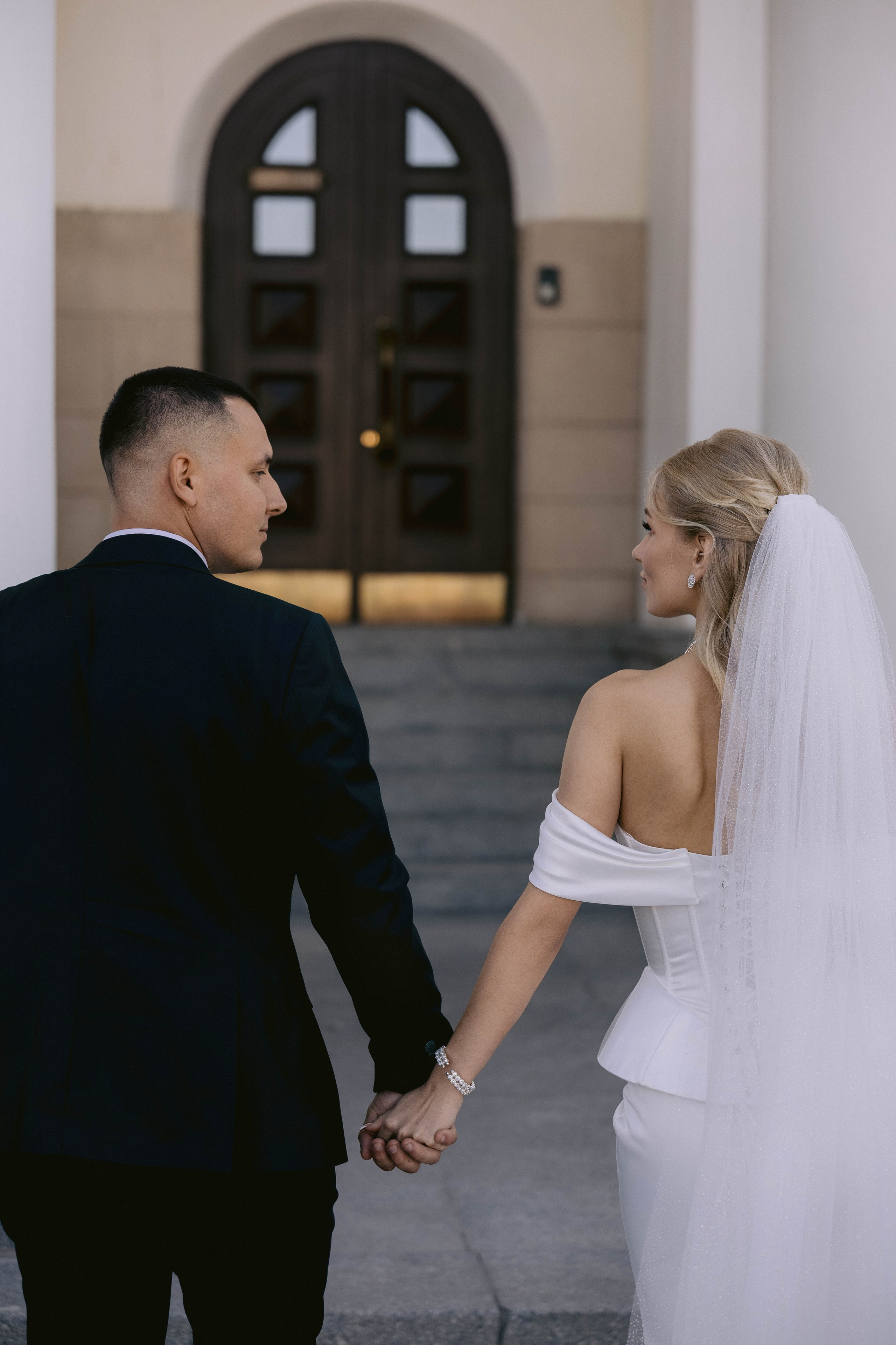 Ангелина, Ефим (прогулка после ЗАГСа). Фотограф в Волгограде Кристина Прохоренко