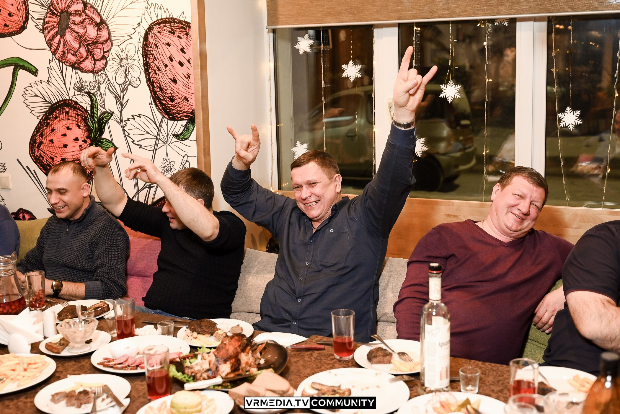 Новогодний вечер в кафе «КАмпот»