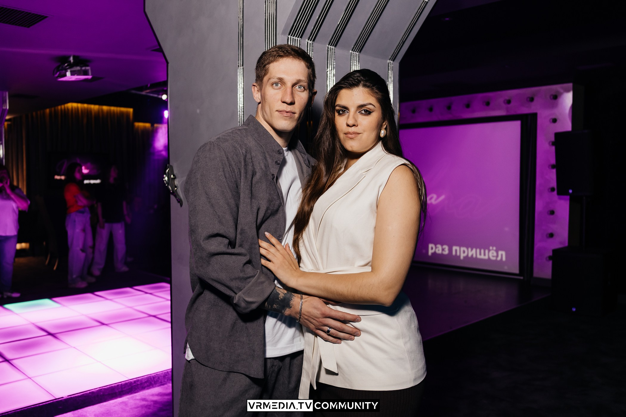 Караоке-бар «Volna»: Музыкальный трамплин в лето