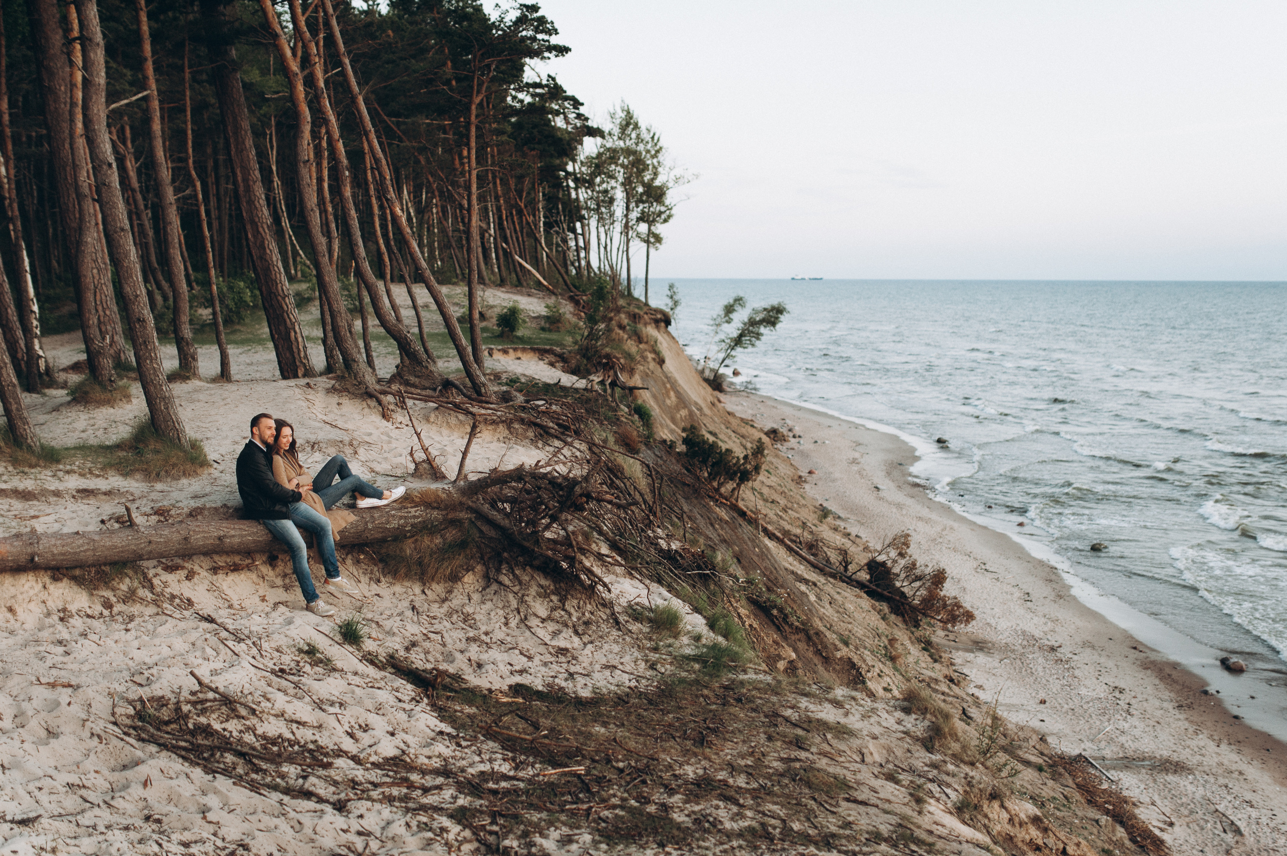 Фотограф Клайпеда, лавстори, lovestory, парные  фотосессии, фотограф Минск, Клайпеда,
фотограф европа, Море, Olando Kepure, Шапка Голанца, Обрыв, Литва