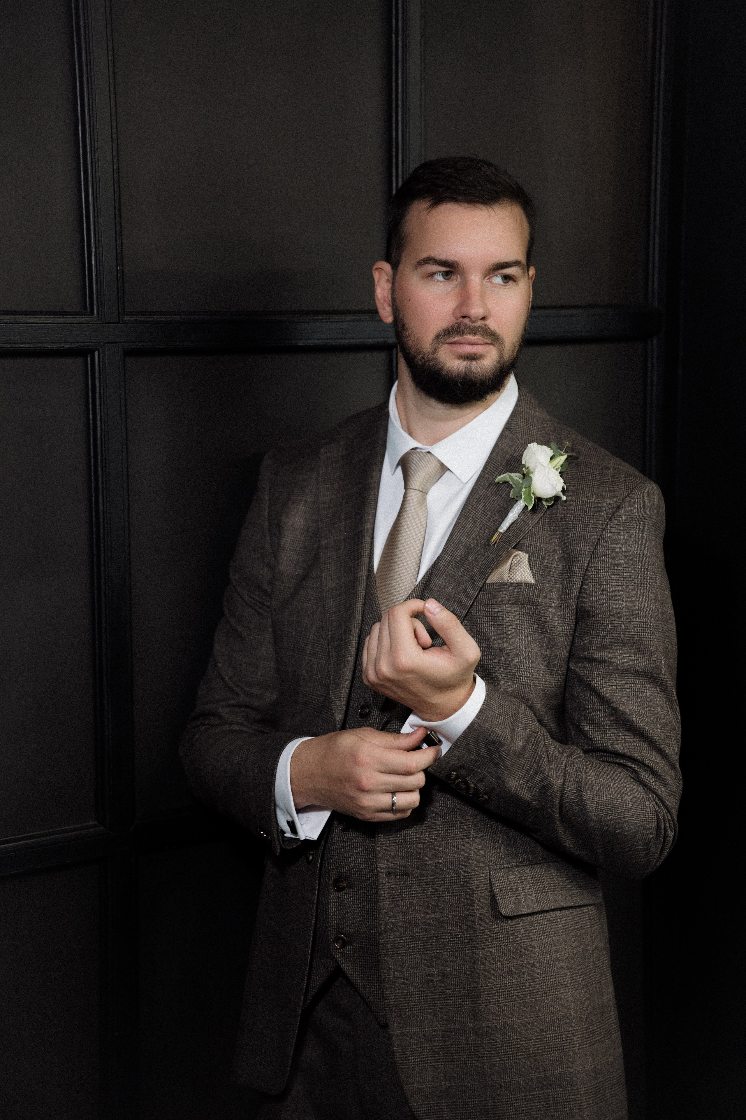 Портфолио свадебного фотографа в Москве. Фотосессия с лошадьми Москва. Фотограф на свадьбу в Москве. Свадебная фотосессия на черном фоне. Фотограф в Москве Валерия Рожкова