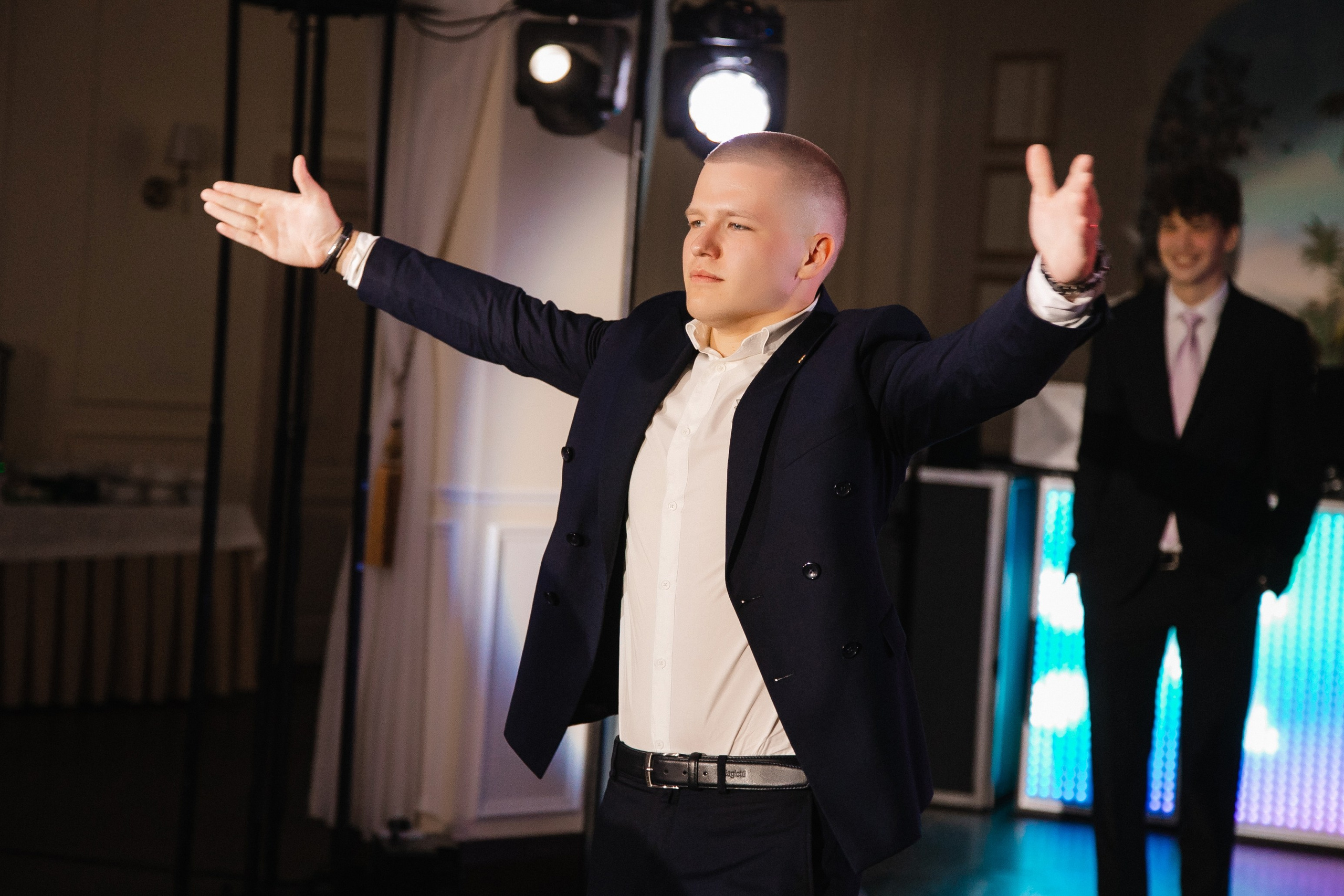 Выпускной Гимназия 1. Роман Урумбаев фотограф Нижневартовск