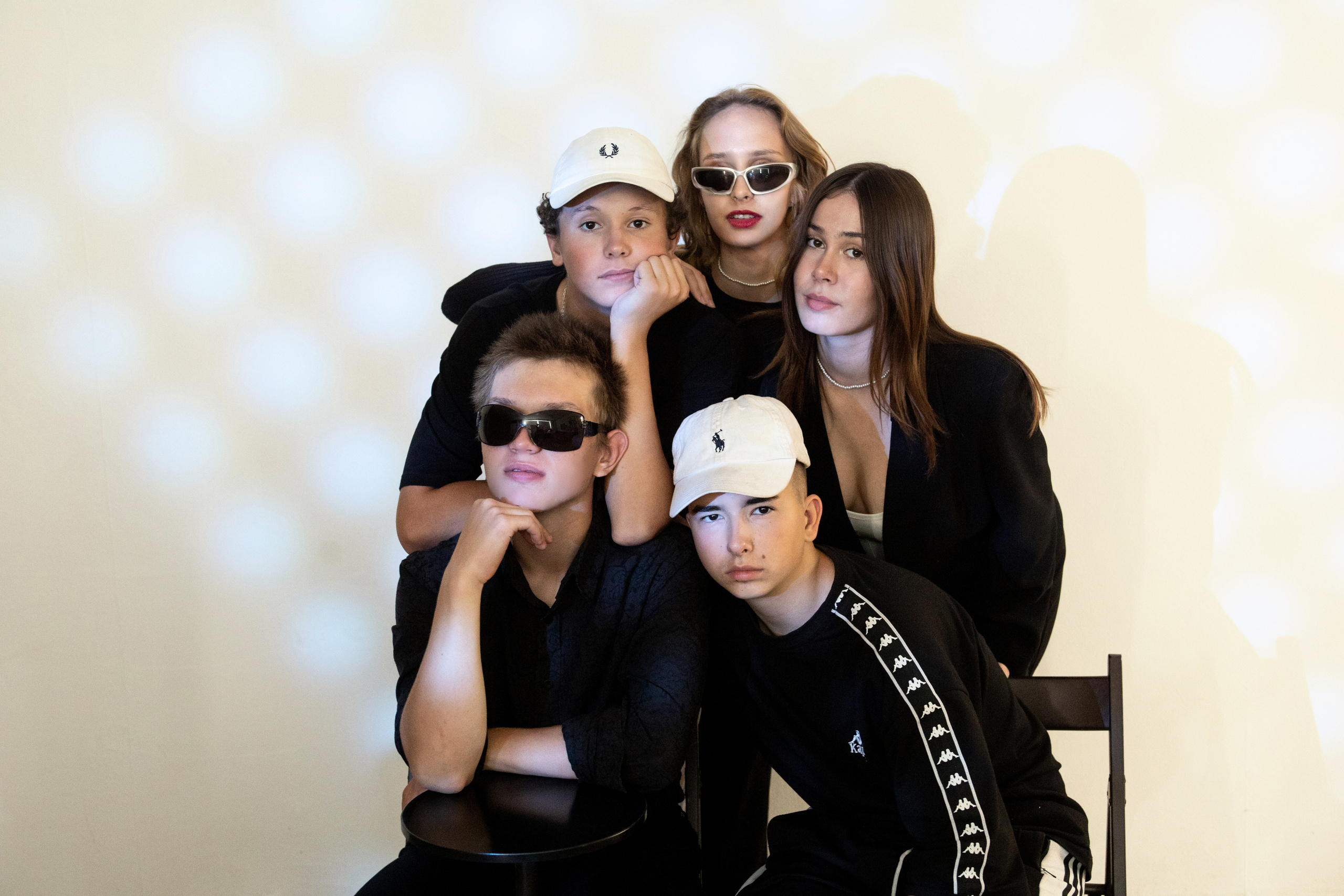 Заказать выпускной школьный альбом Тюмень. Выпускные альбомы в Тюмени для школ, садов, вузов спортивных секций