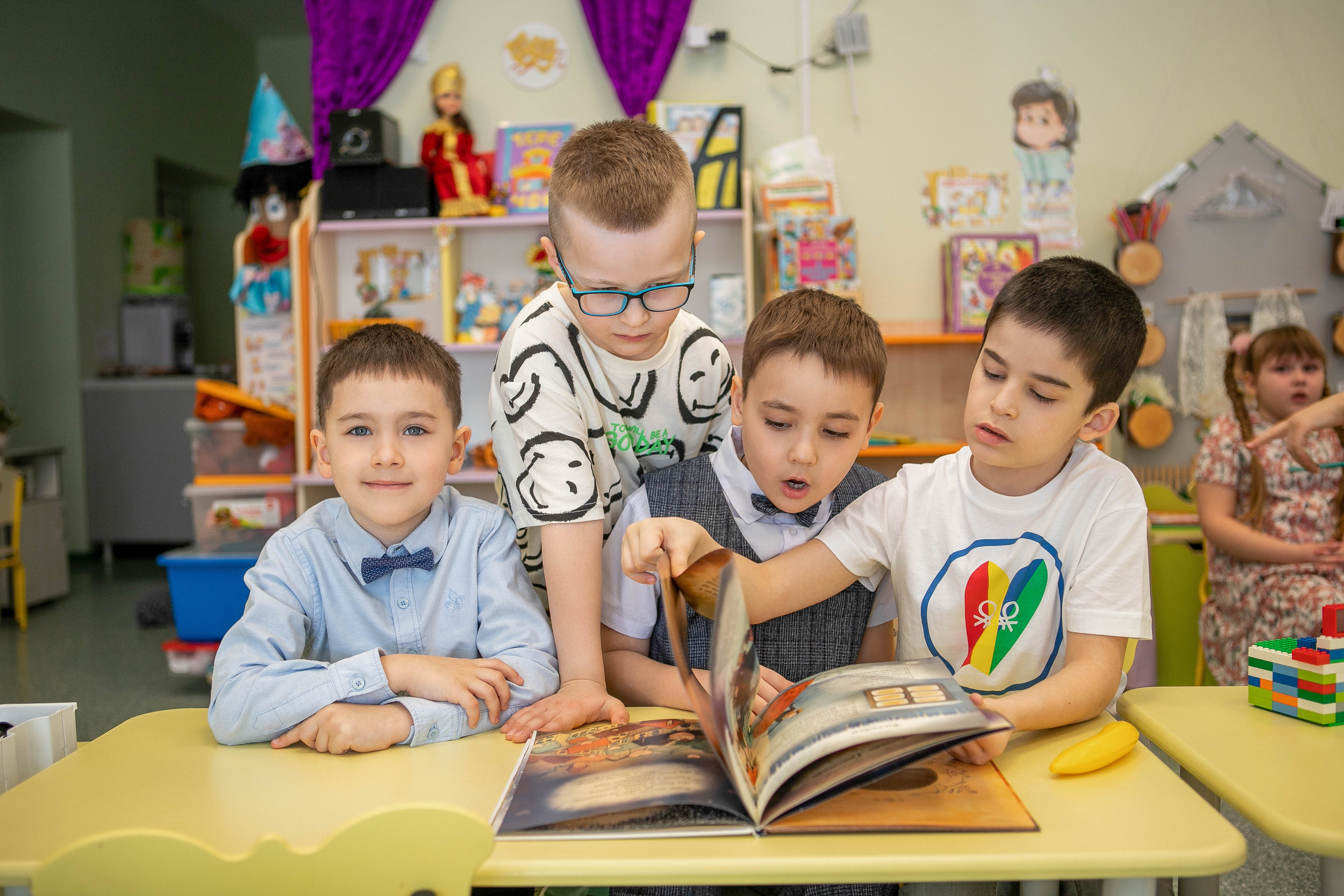 Выпускные альбомы для детского сада печать на заказ. Выпускные альбомы в Тюмени для школ, садов, вузов спортивных секций