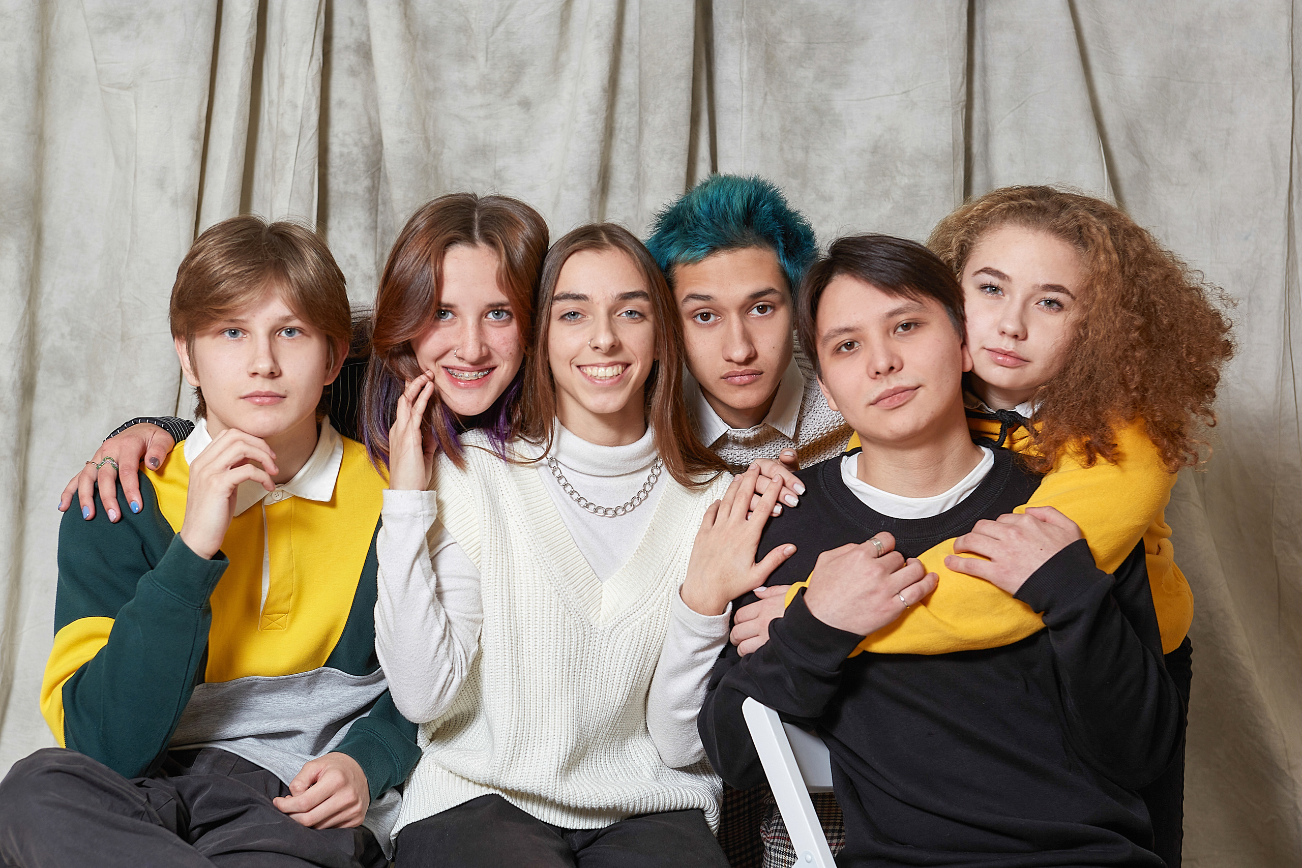 Заказать выпускной школьный альбом Тюмень. Выпускные альбомы в Тюмени для школ, садов, вузов спортивных секций