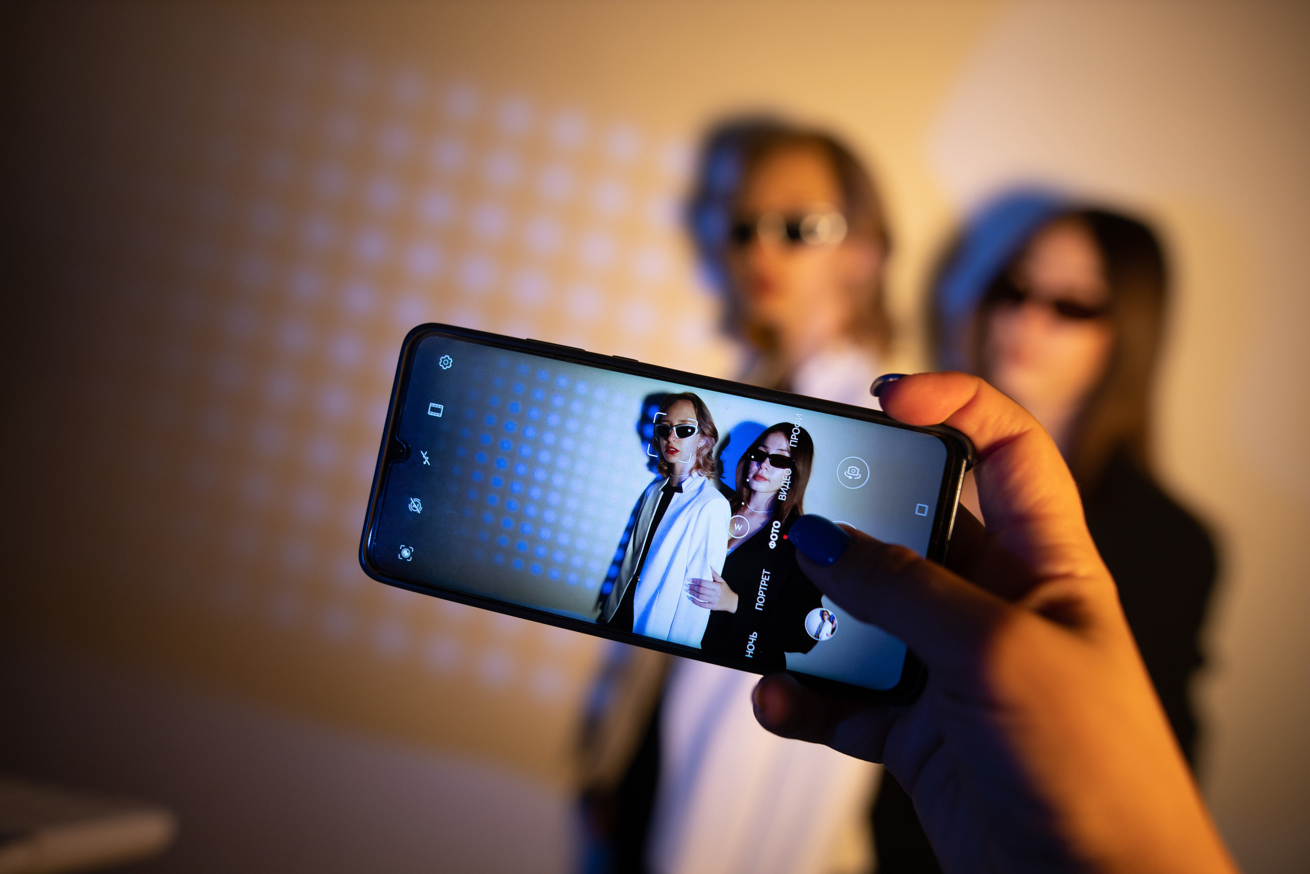 Заказать выпускной школьный альбом Тюмень. Выпускные альбомы в Тюмени для школ, садов, вузов спортивных секций