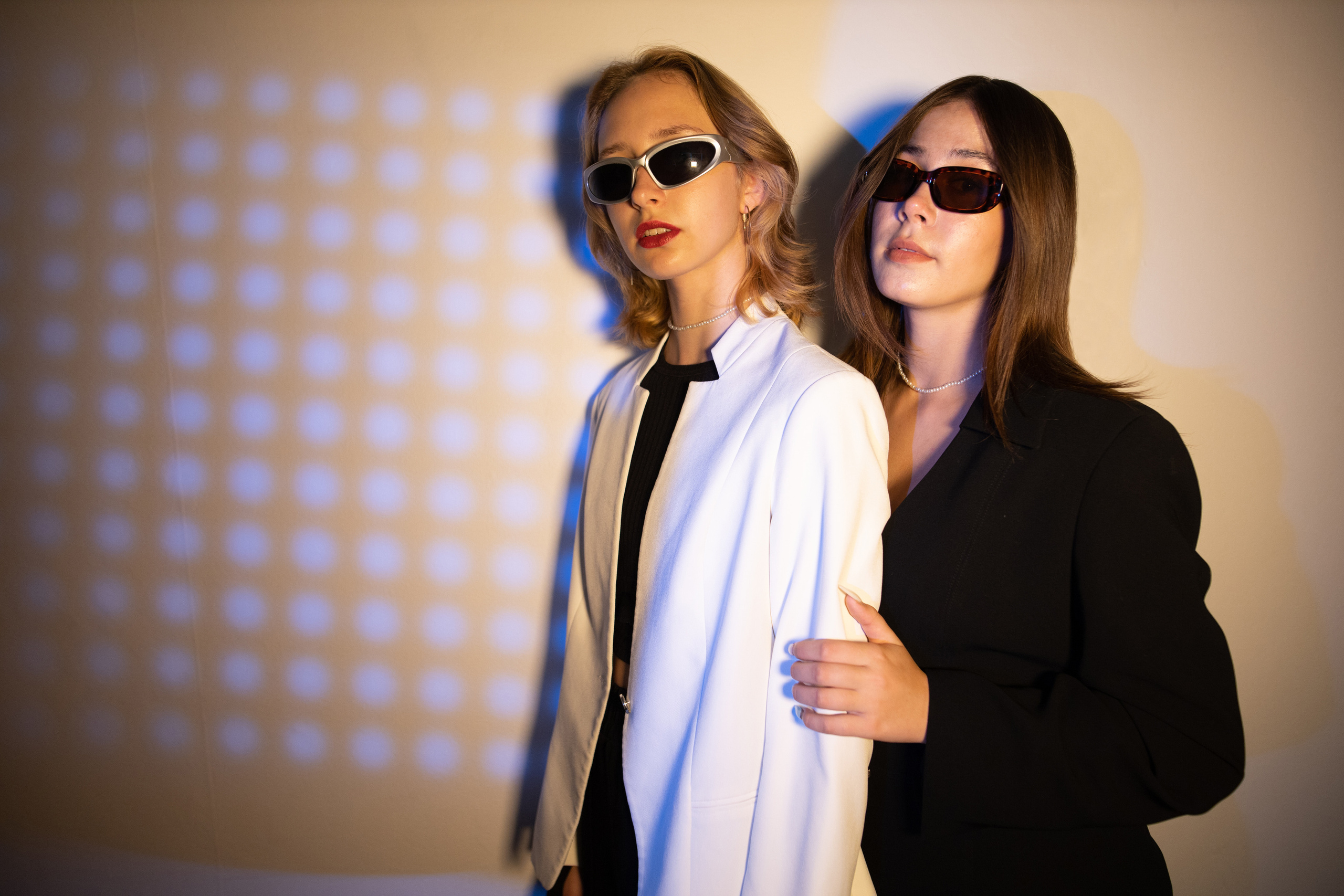 Заказать выпускной школьный альбом Тюмень. Выпускные альбомы в Тюмени для школ, садов, вузов спортивных секций