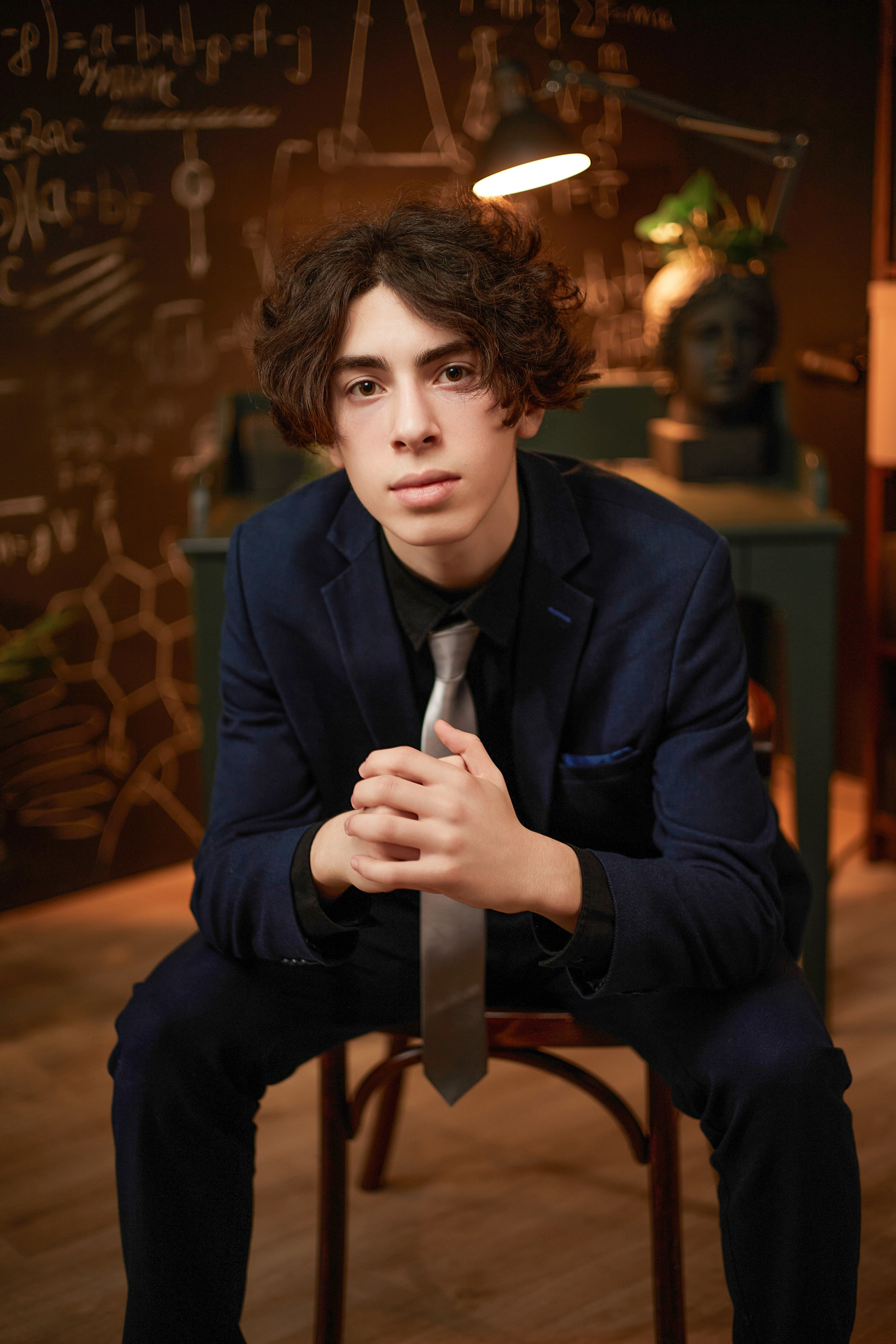 Заказать выпускной школьный альбом Тюмень. Выпускные альбомы в Тюмени для школ, садов, вузов спортивных секций