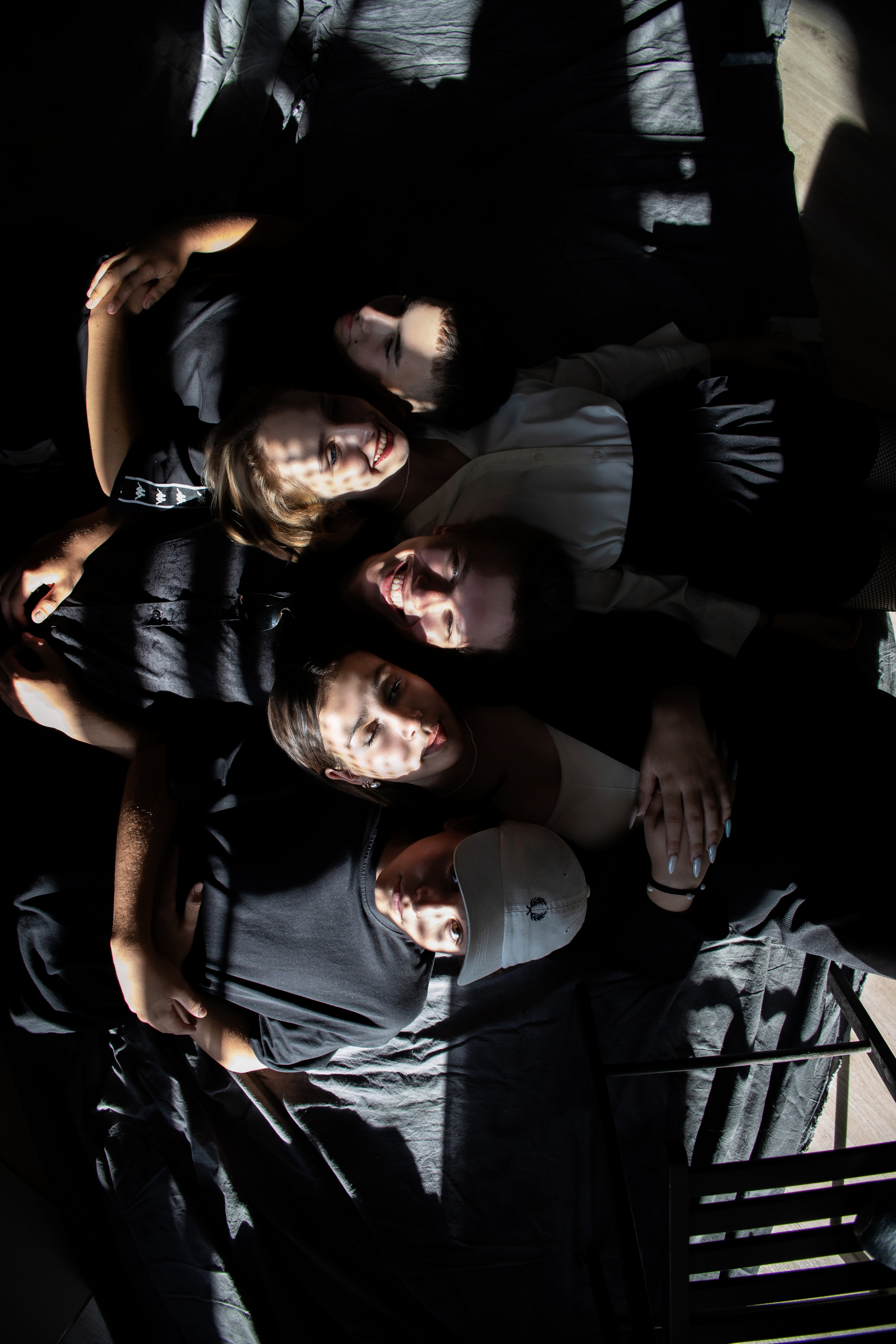 Заказать выпускной школьный альбом Тюмень. Выпускные альбомы в Тюмени для школ, садов, вузов спортивных секций