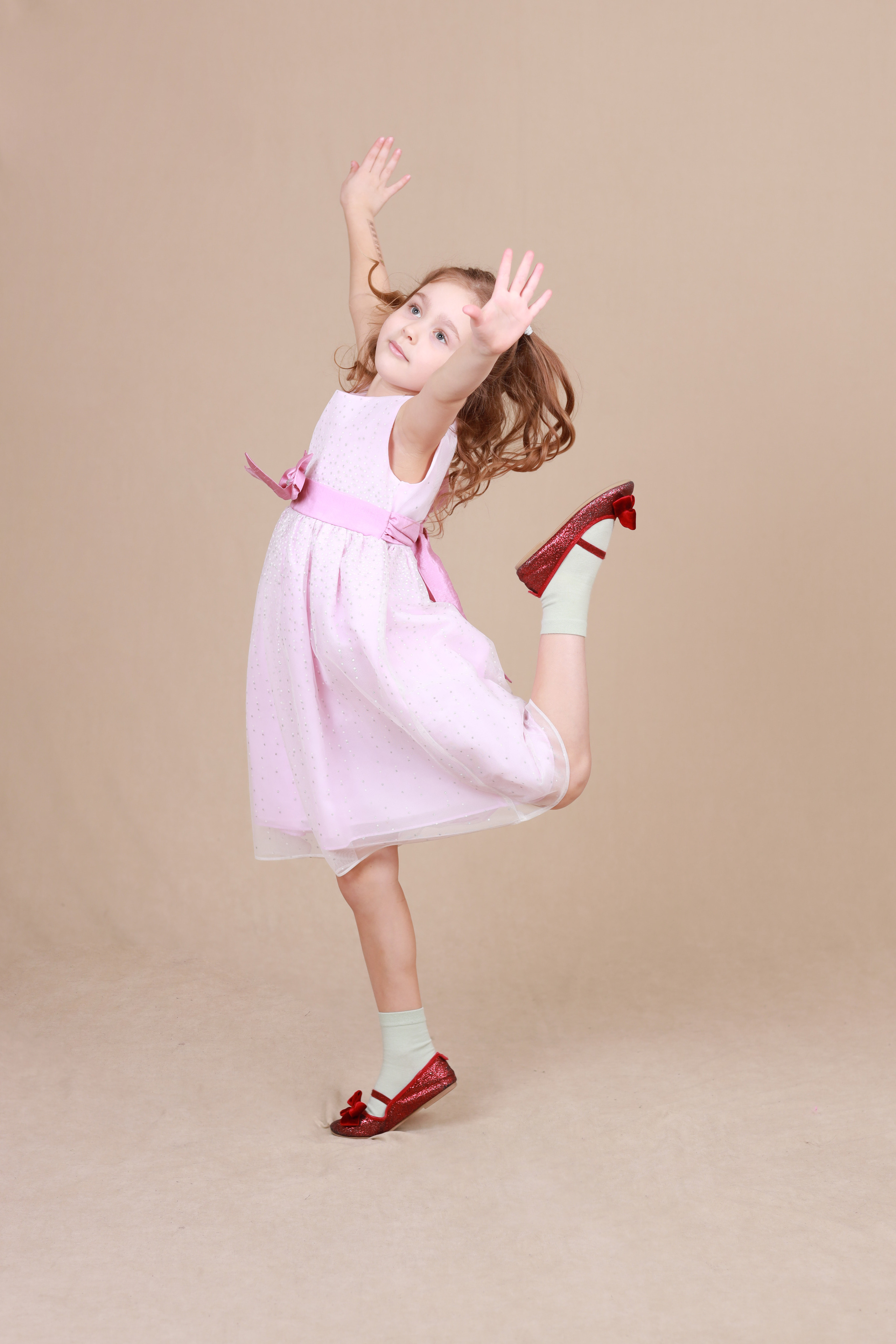 Выпускные альбомы для детского сада печать на заказ. Выпускные альбомы в Тюмени для школ, садов, вузов спортивных секций