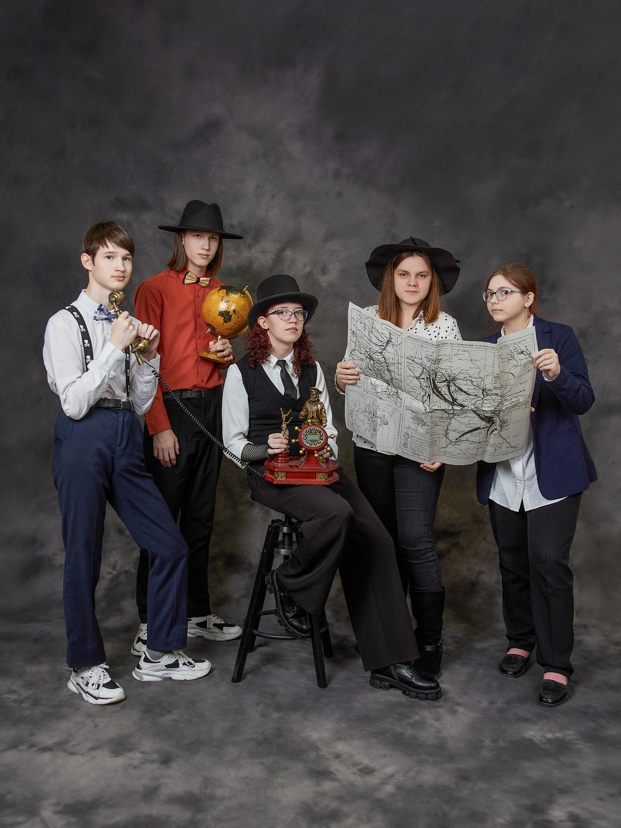 Заказать выпускной школьный альбом Тюмень. Выпускные альбомы в Тюмени для школ, садов, вузов спортивных секций