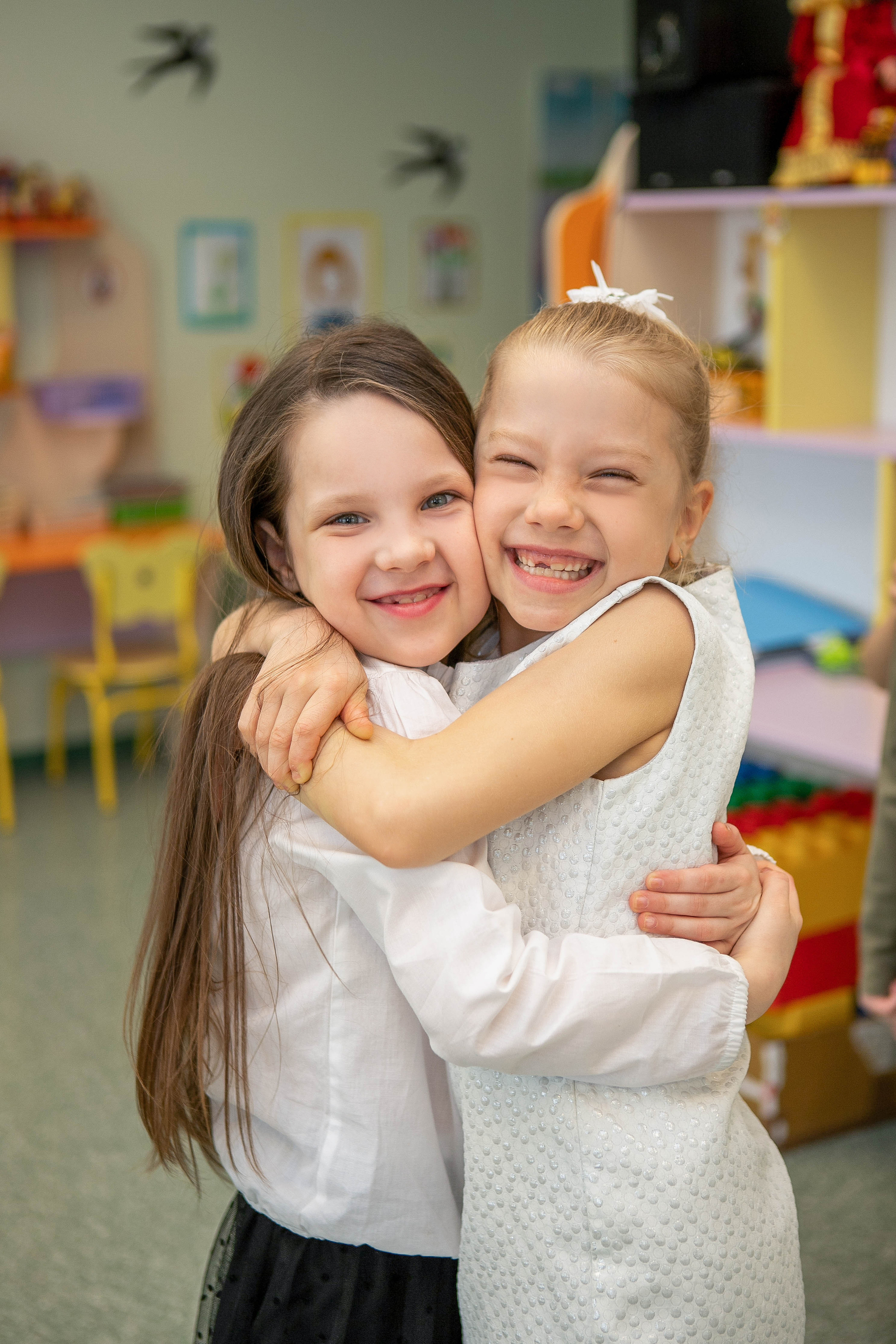 Выпускные альбомы для детского сада печать на заказ. Выпускные альбомы в Тюмени для школ, садов, вузов спортивных секций
