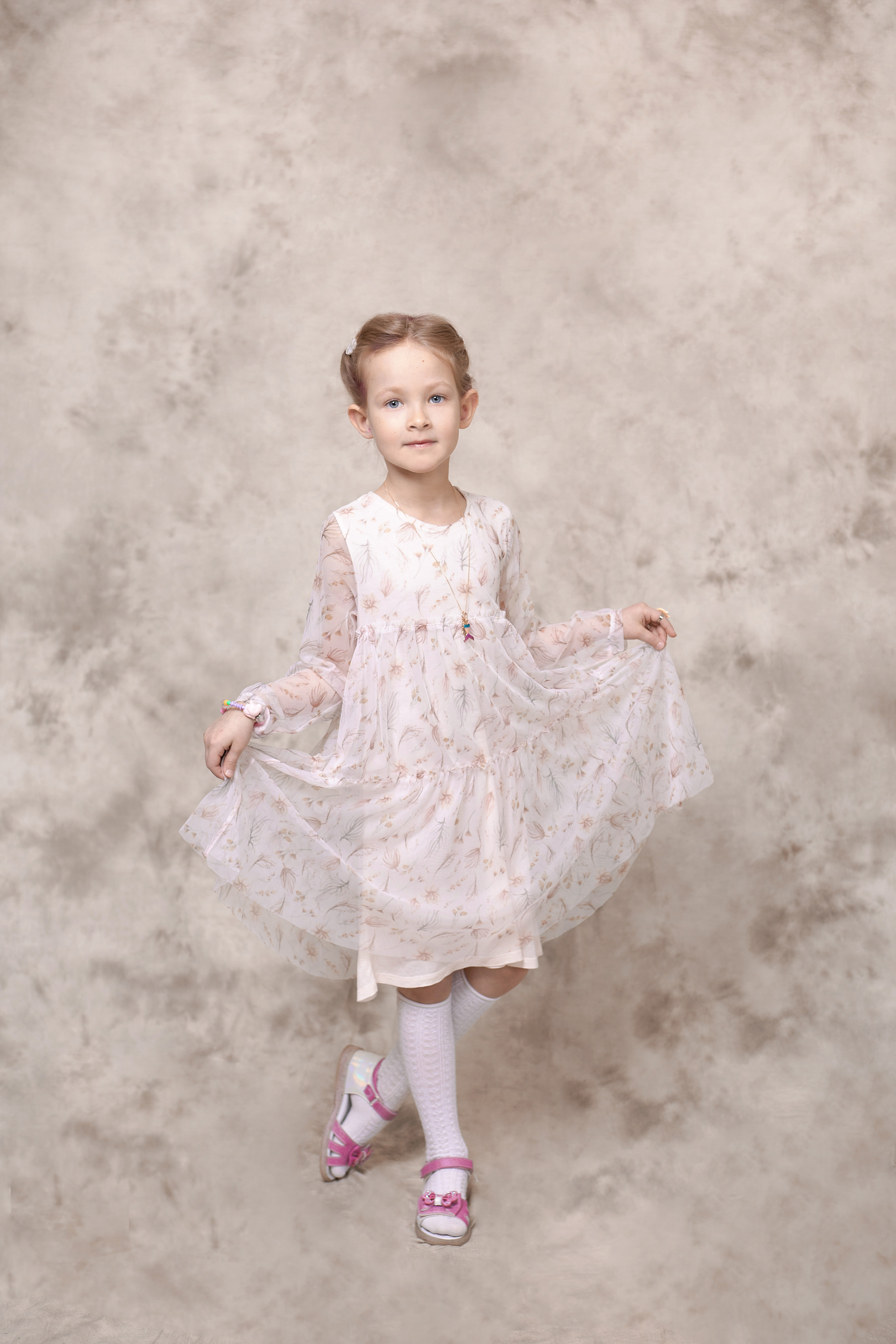 Выпускные альбомы для детского сада печать на заказ. Выпускные альбомы в Тюмени для школ, садов, вузов спортивных секций