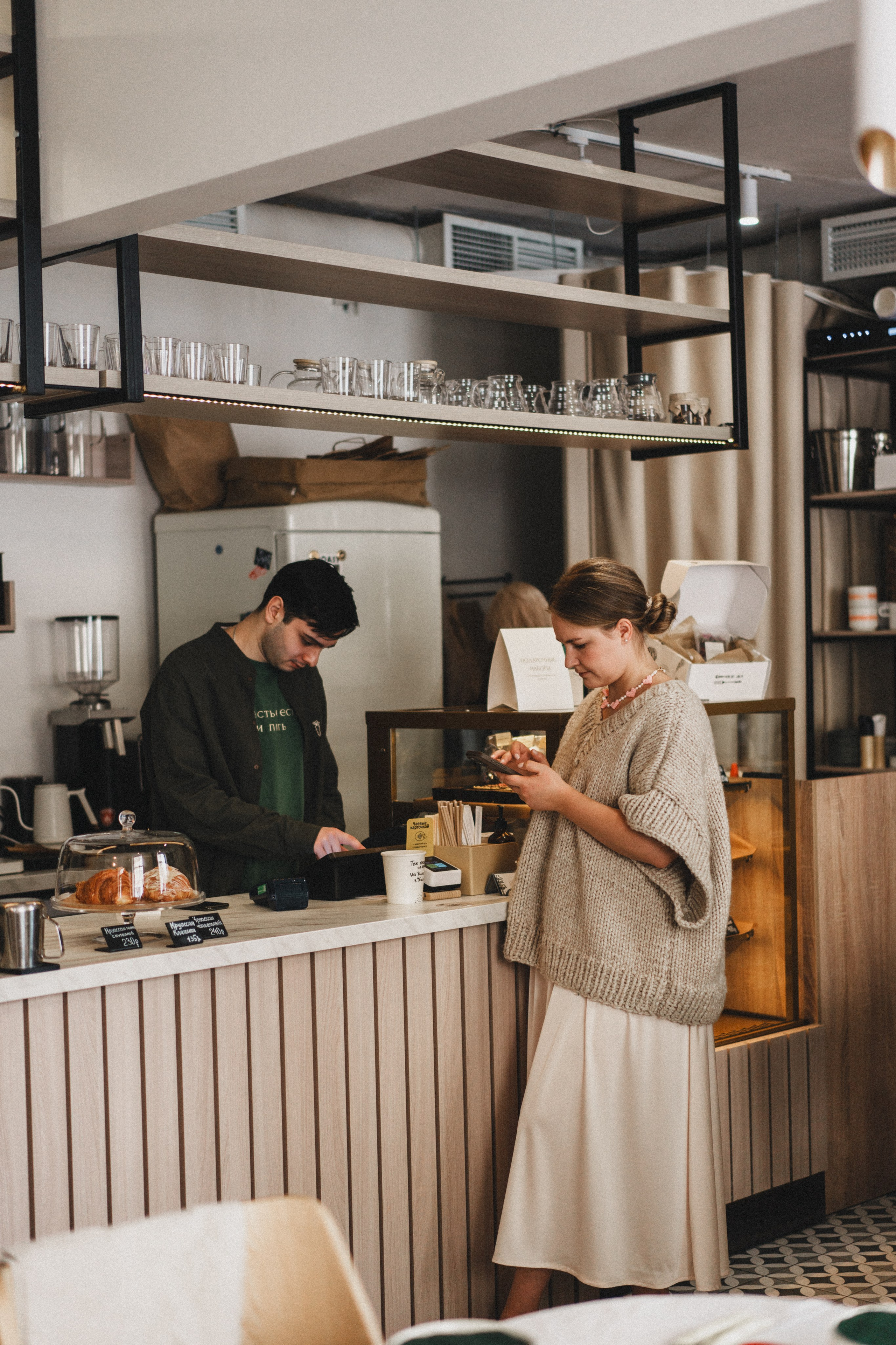 OCHEN' — цветочная встреча 14 февраля. Семейный и детский фотограф и видеограф в Москве, Серпухове и Тарусе Валерия Сорокина
