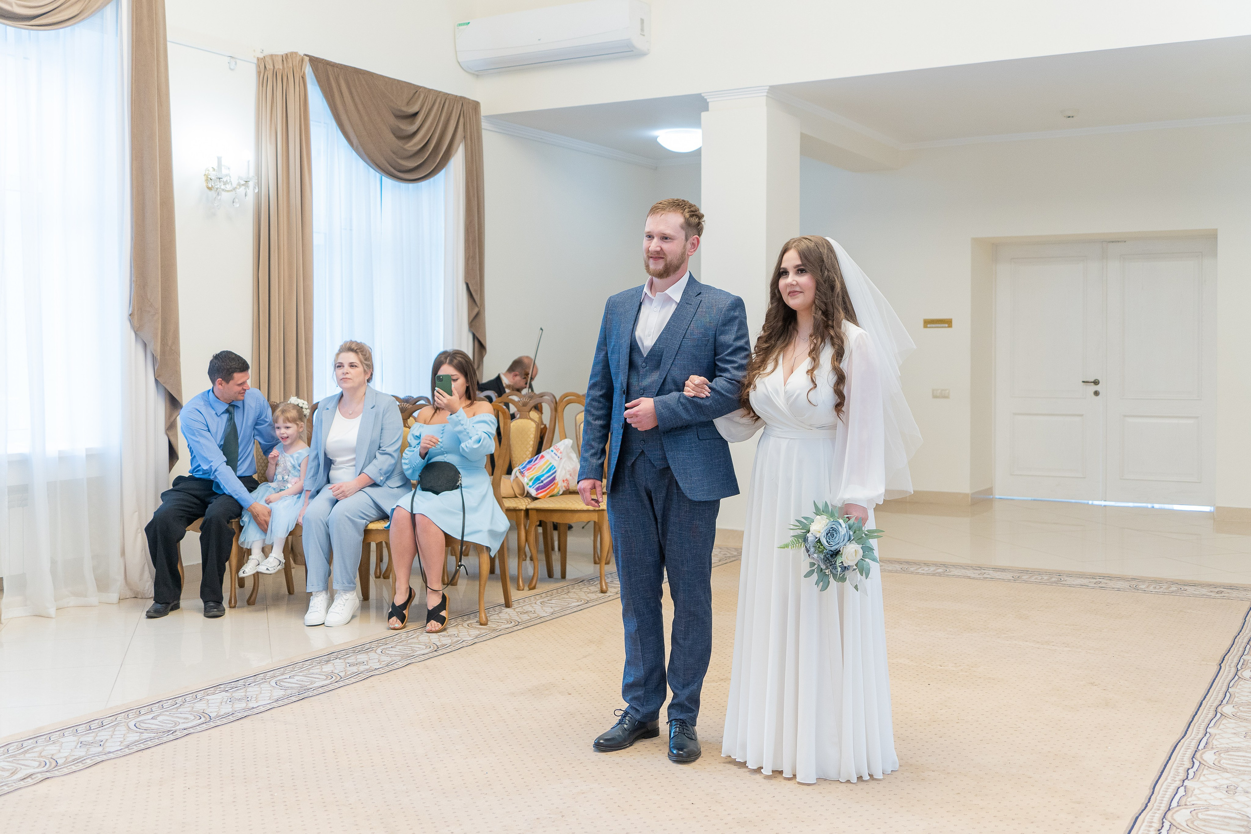 Таня и Вова. Регистрация и прогулка. Репортажный и интерьерный фотограф Александра Солдатова