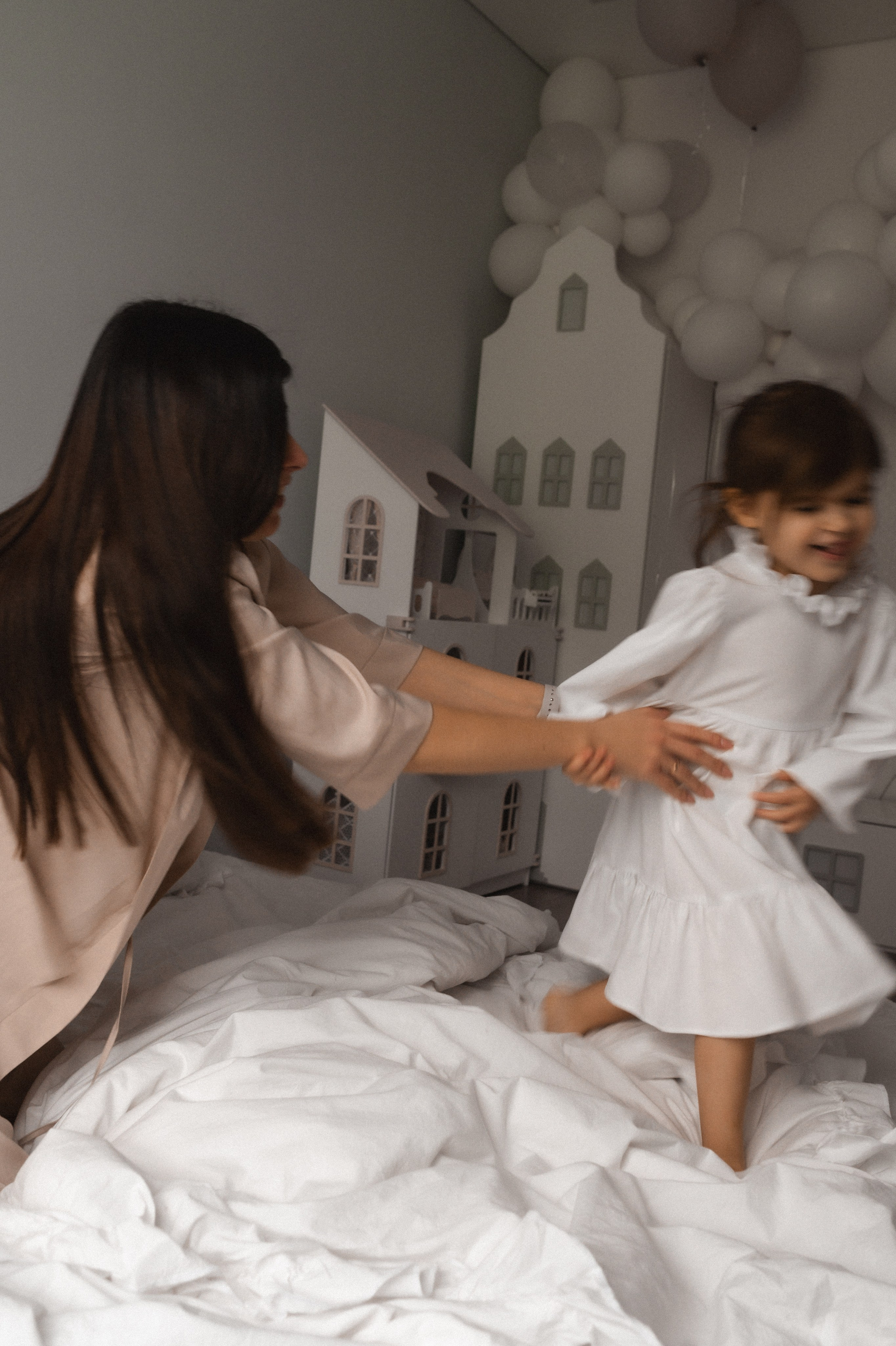 Лена и Николь дома. Семейный и свадебный lifestyle-фотограф в Москве Мария Петрова