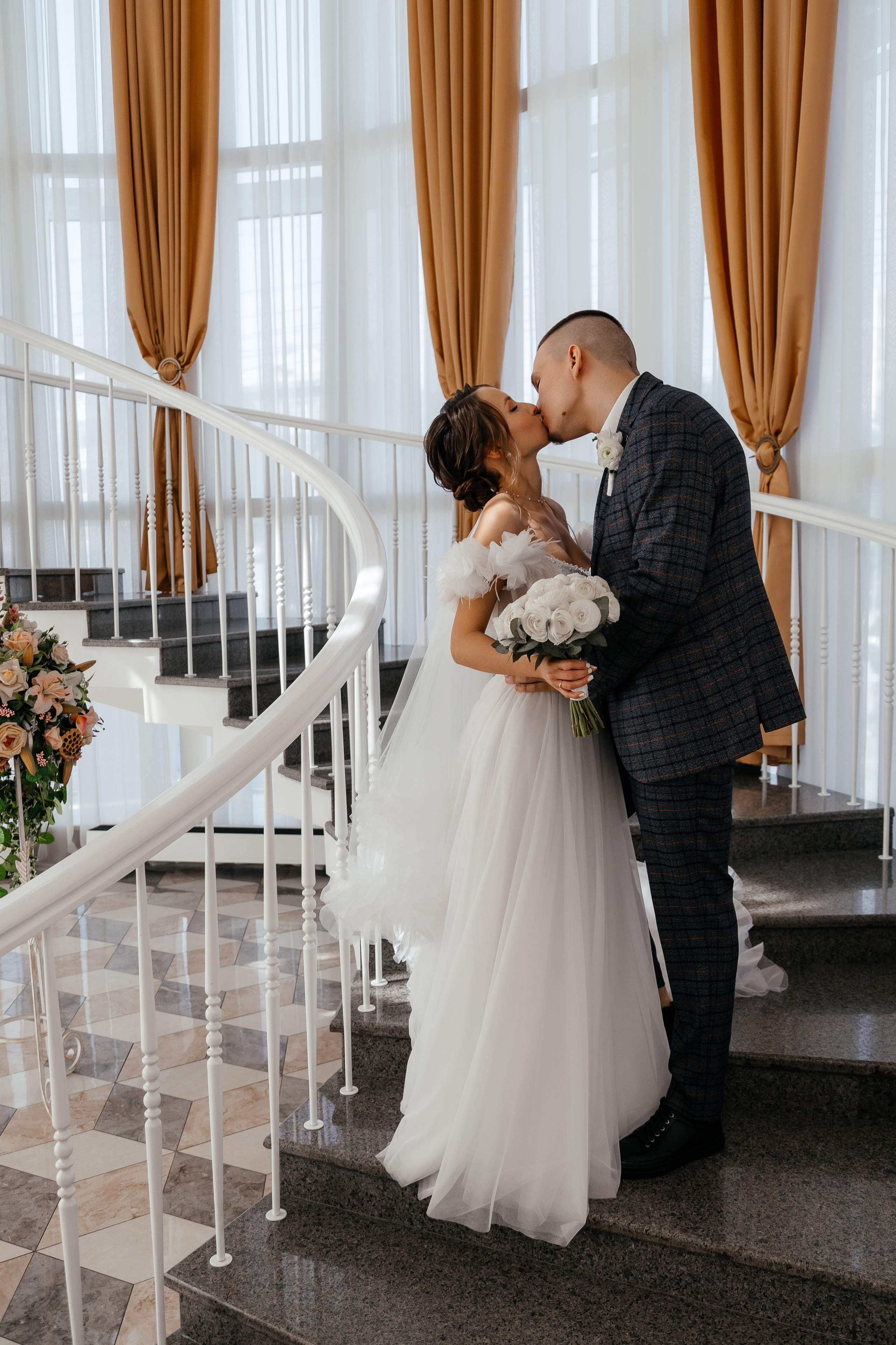 ЗАГС Центральный. Свадебный фотограф Новосибирск