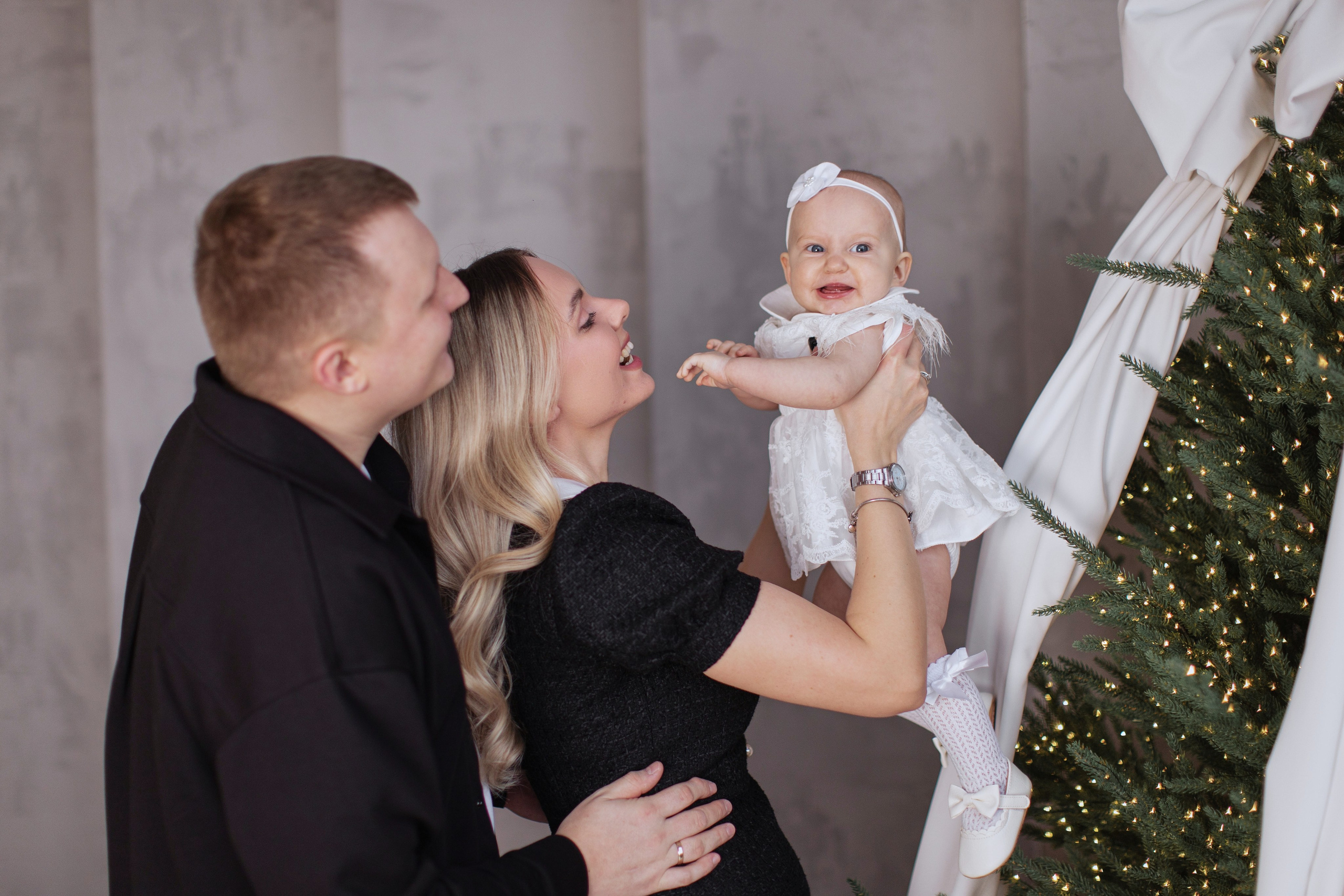 Семья к новому году 2025. Фотограф Лиана Артемова в Пензе