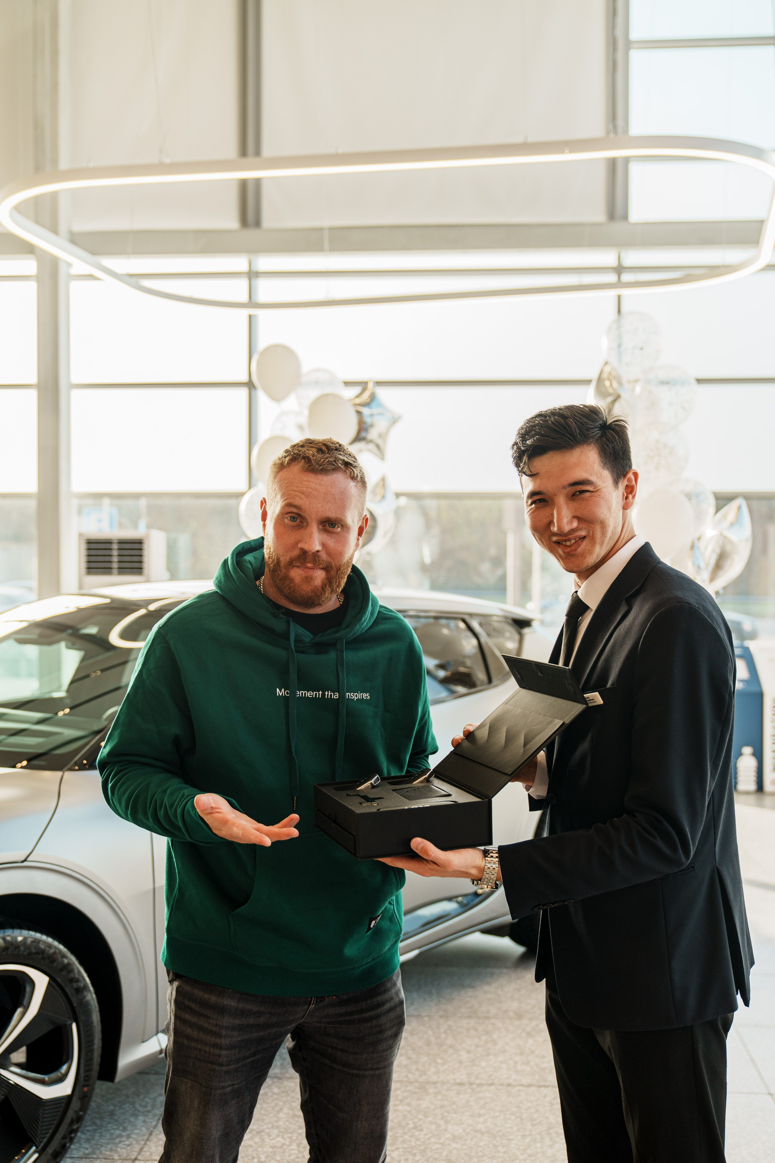 Kia EV6 Вручение Евгений Чебаткову. Фотограф TAULAN_1