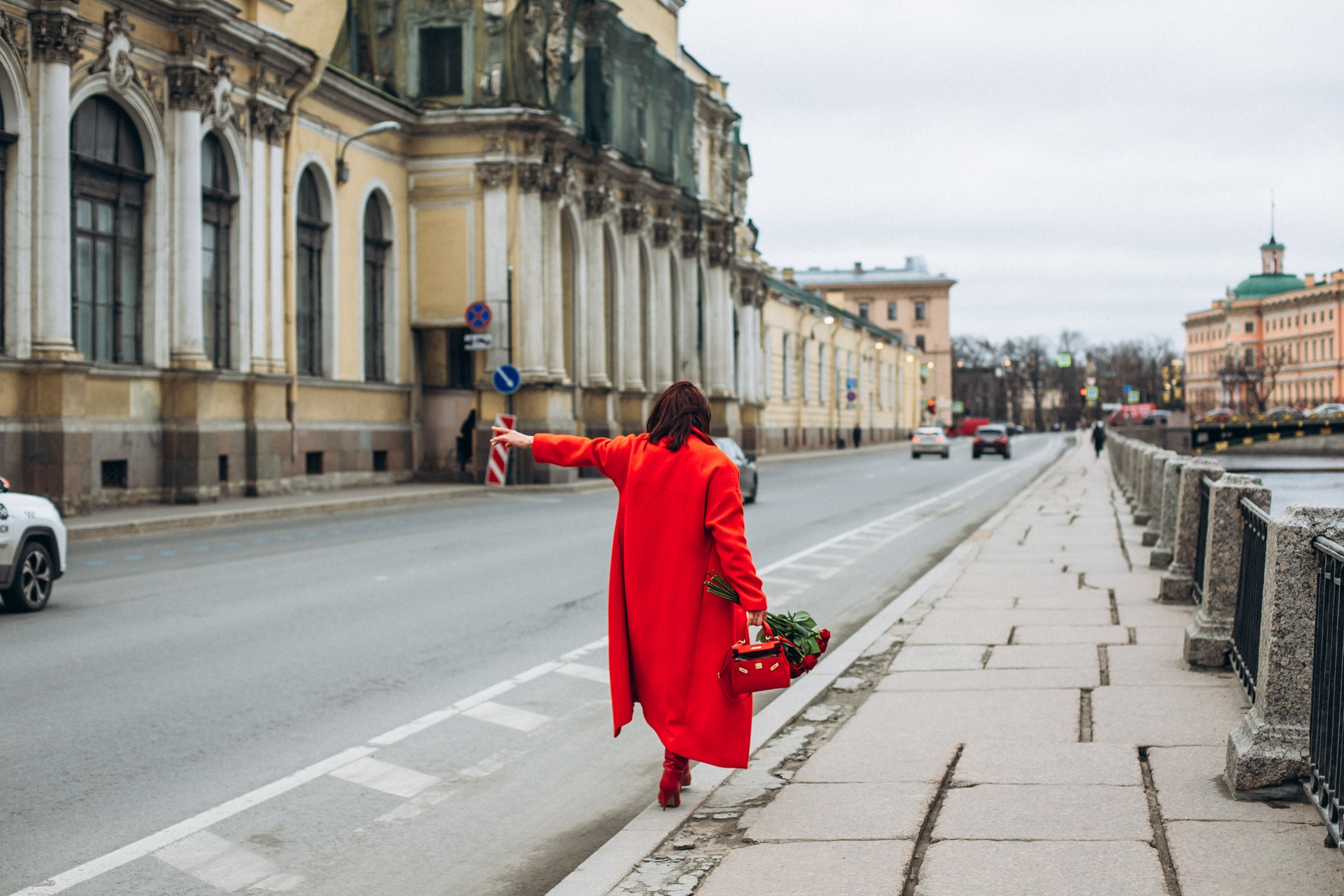 Анастасия в апреле. Фотопрогулка в Петербурге. Индивидуальный и семейный фотограф в Санкт-Петербурге