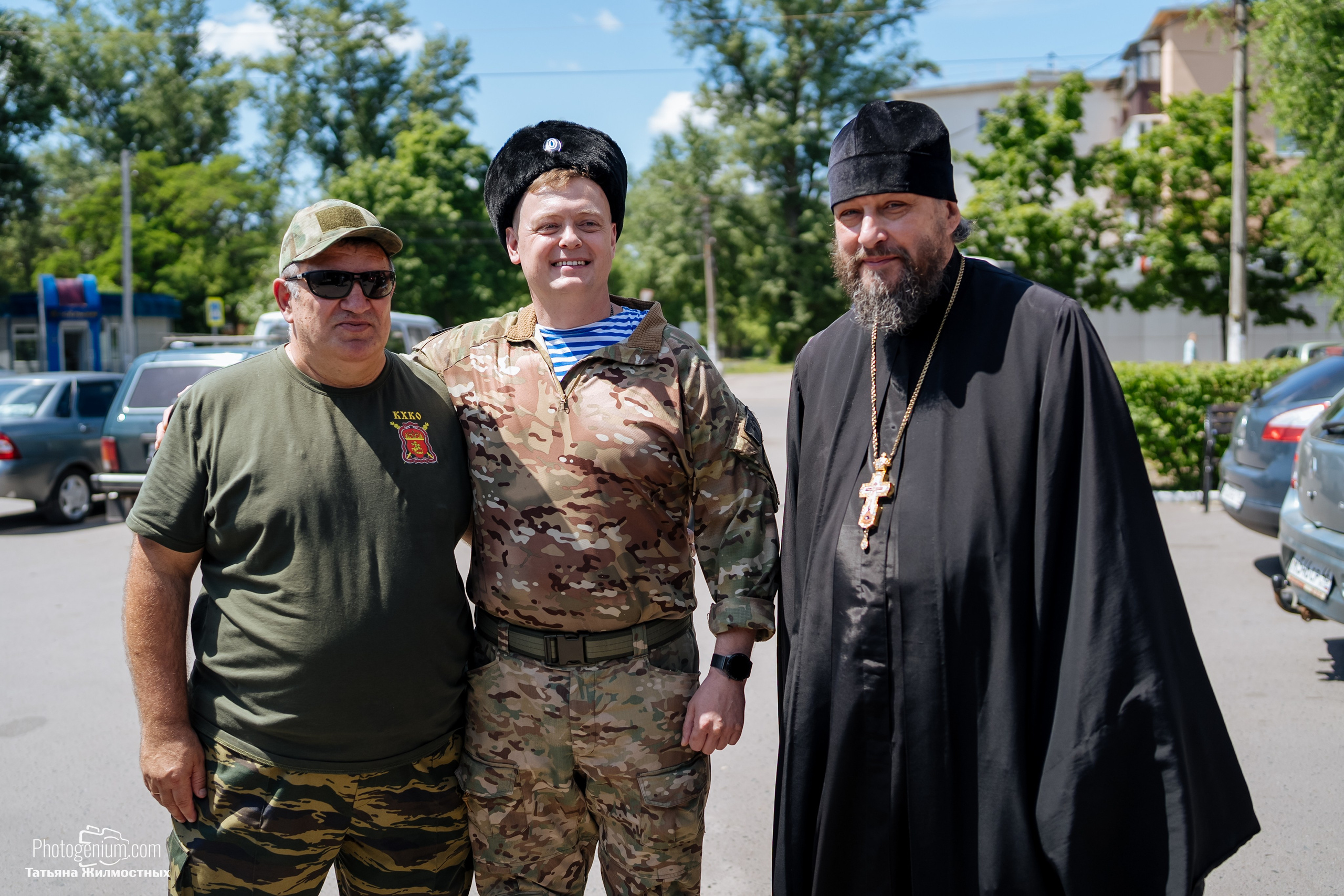 8 июня «Патриоты из Курска» сбор гуманитарной помощи у кинотеатра «Родина». Фотограф Нижний Новгород Татьяна Кейод