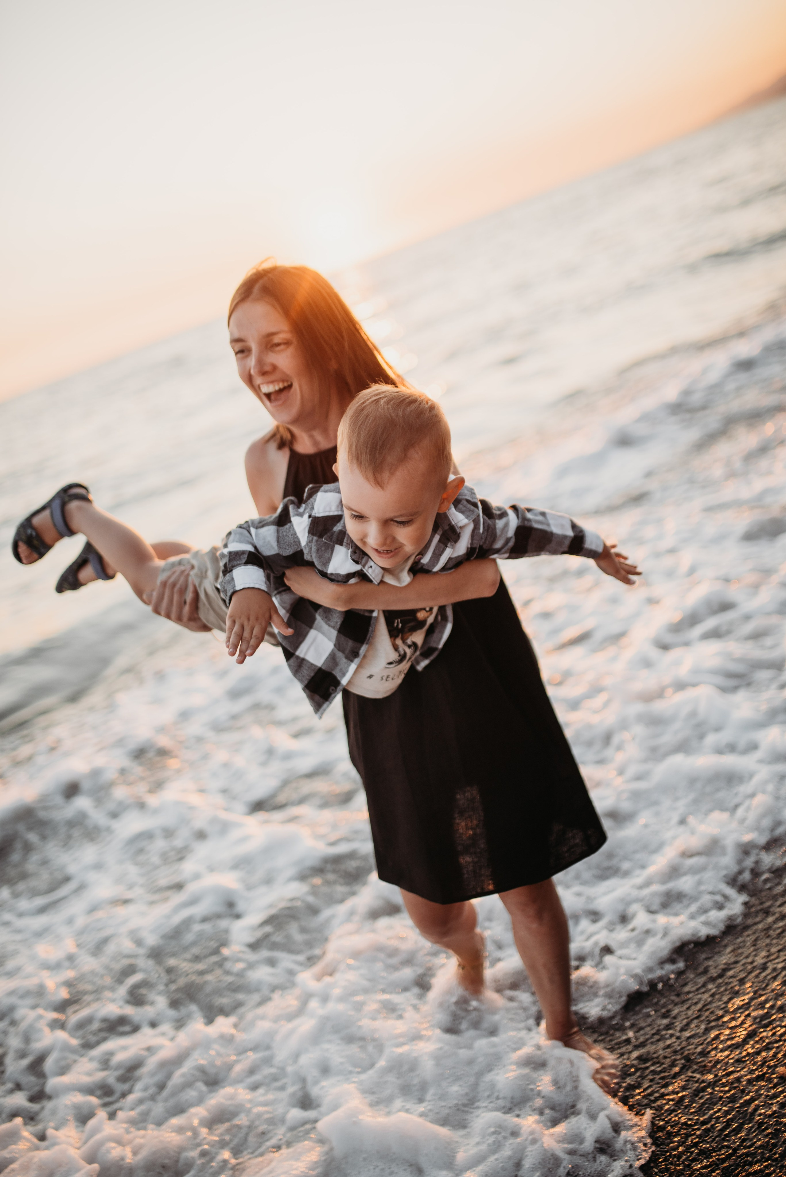 Семейная фотосессия на пляже Сочи Сириус Лазаревская. Фотограф в Сочи — Маргарита Поганова