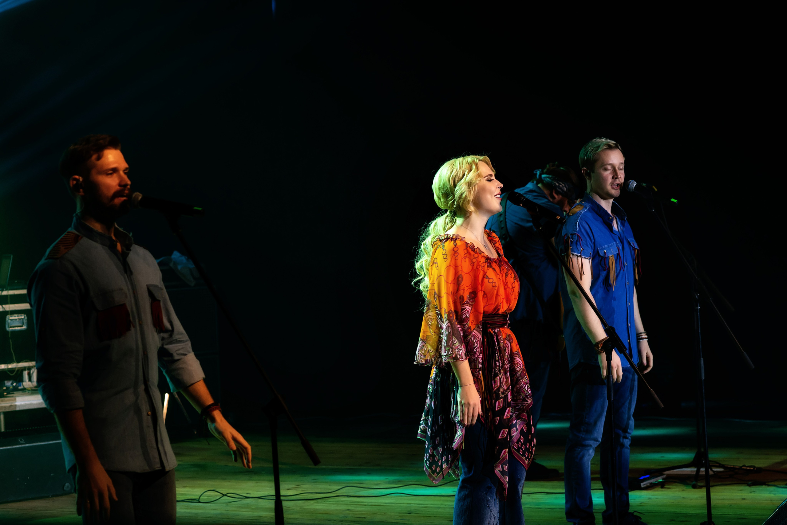 Концерт Пелагеи. Школьный, фэшн фотограф в Тюмени и в России Ирина Королева