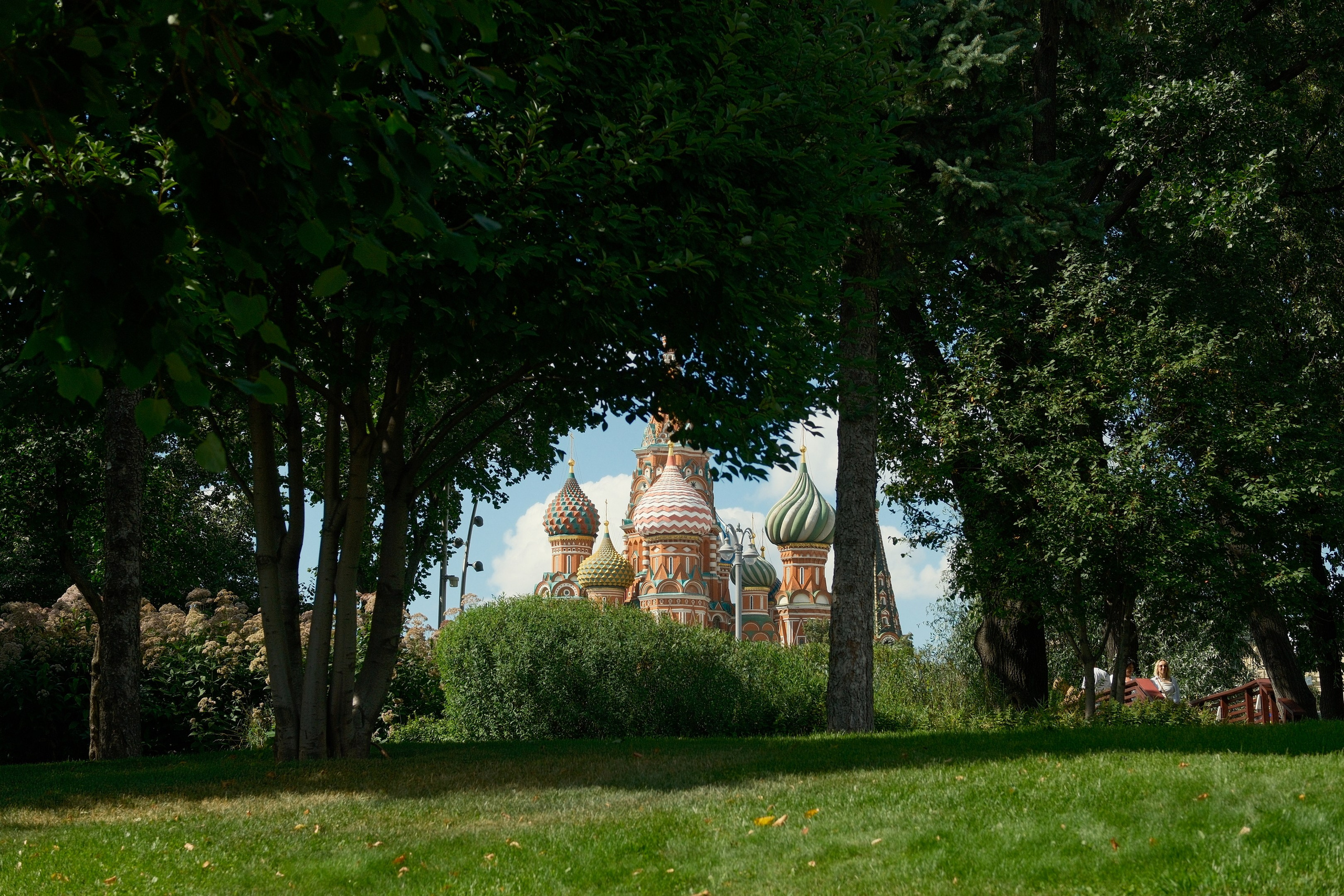 Улица, люди, жизнь…