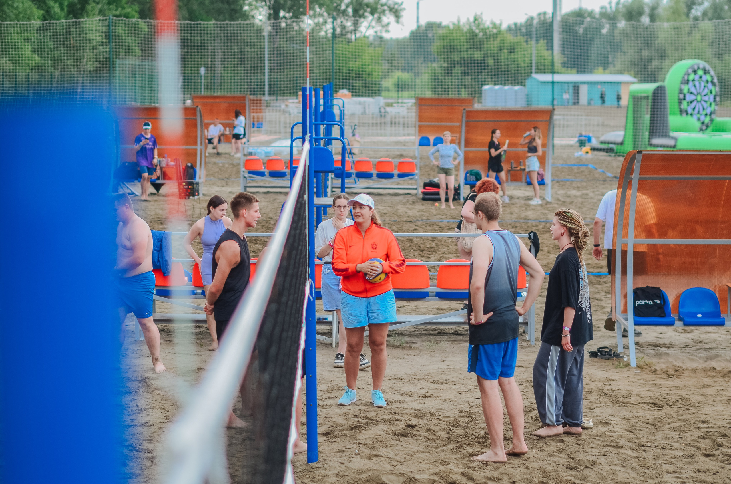 Фестиваль «Грань» 2025. Спортивная площадка. Денисова Аля — фотограф для парных съемок и индивидуальных историй в Барнауле