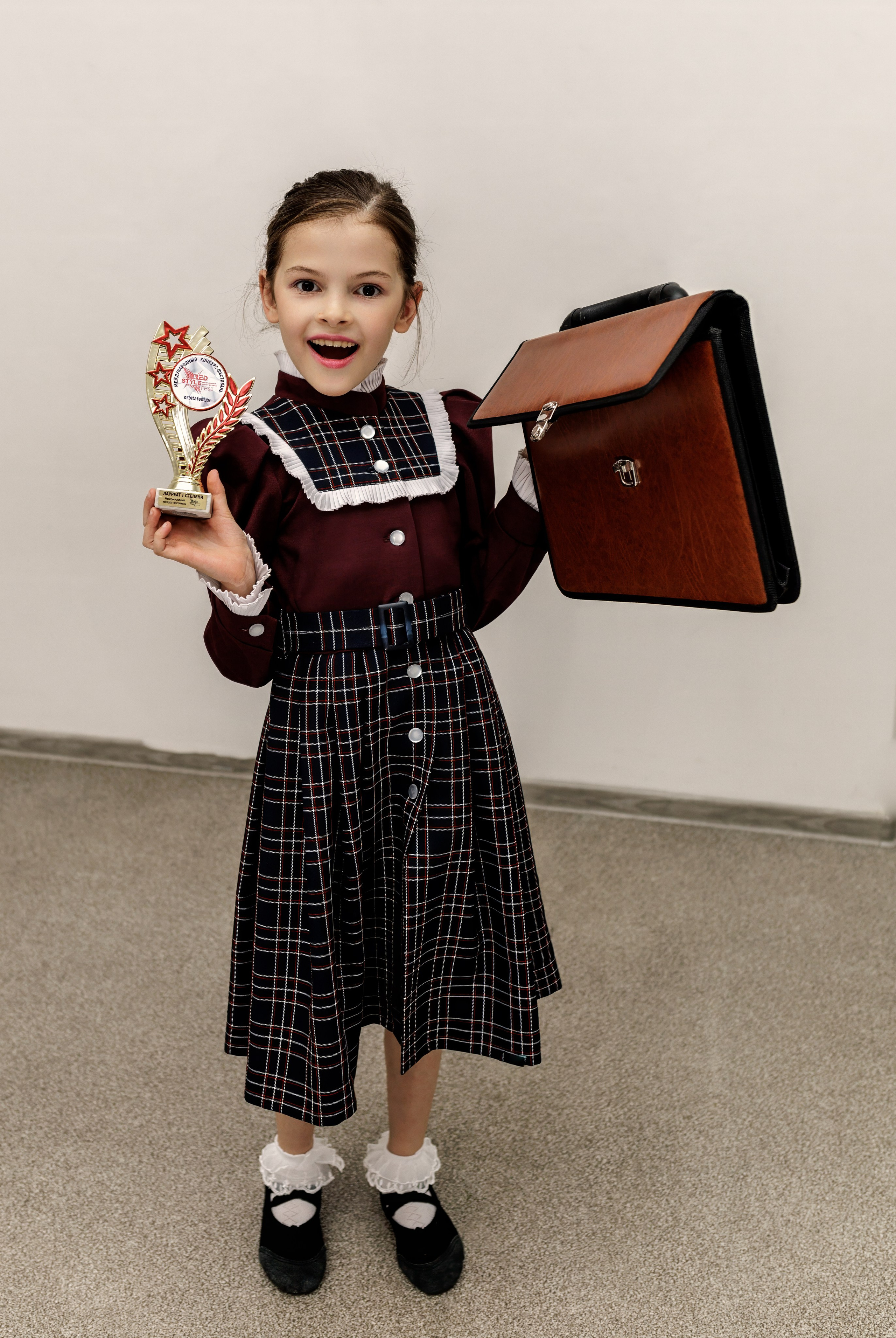 Гимназистки. Фотограф Марина Кушпилева. Омск, Москва