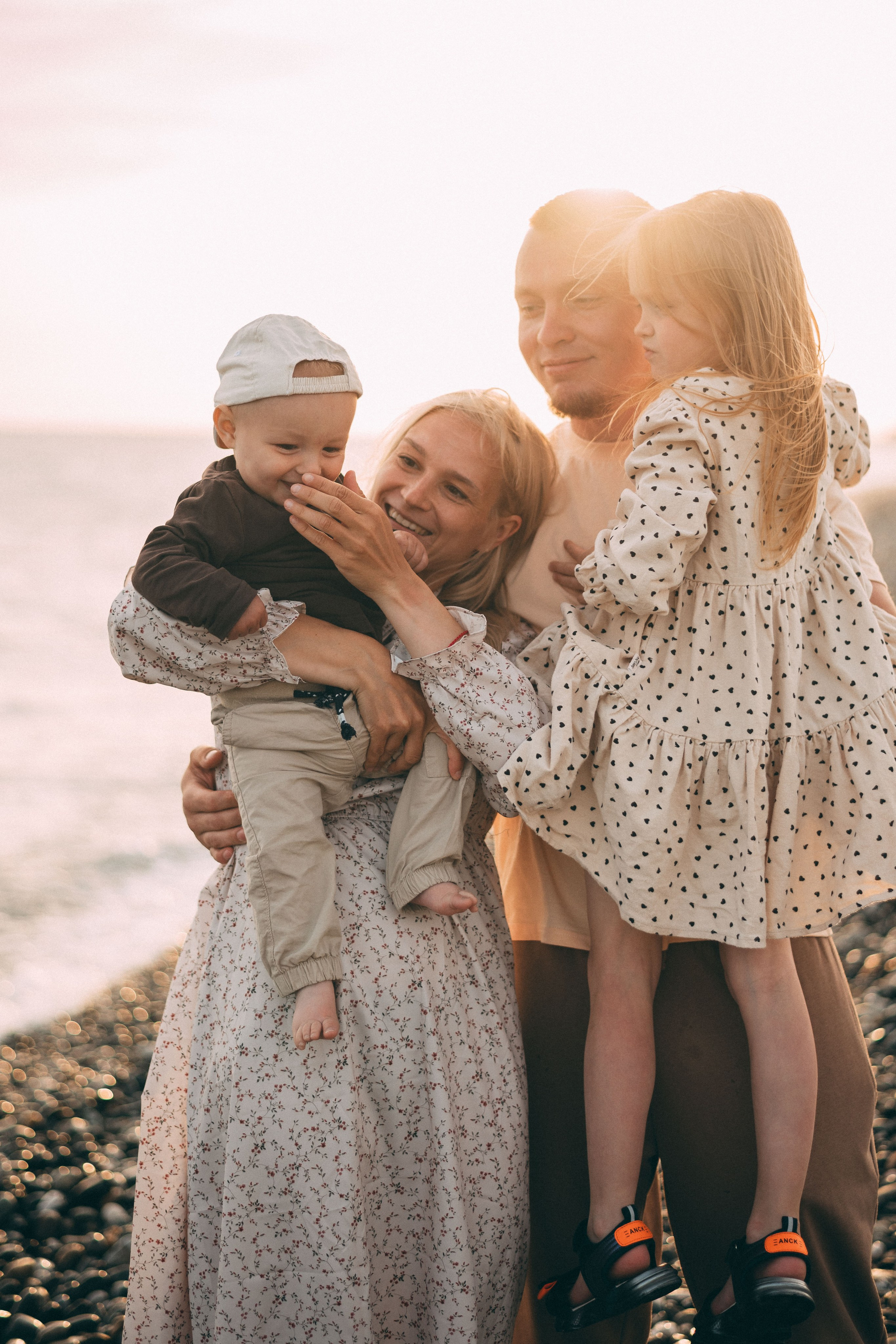 Семейная съемка на берегу моря. Фотограф в Сочи — Маргарита Поганова